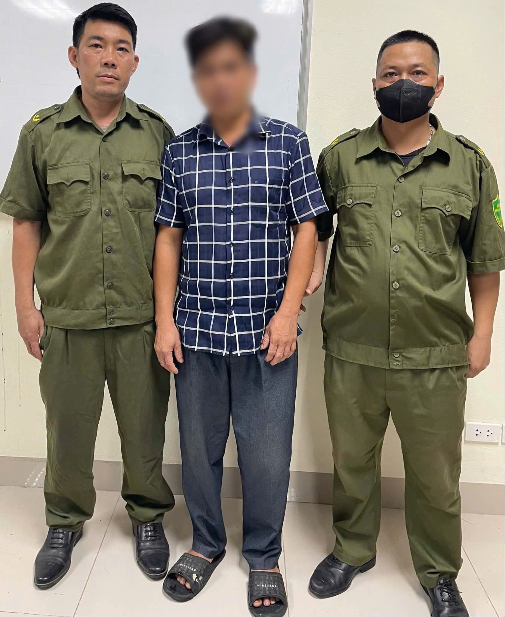 LỰC LƯỢNG THAM GIA BẢO VỆ ANTT Ở CƠ SỞ CHỦ ĐỘNG TUẦN TRA PHÁT HIỆN VI PHẠM PHÁP LUẬT