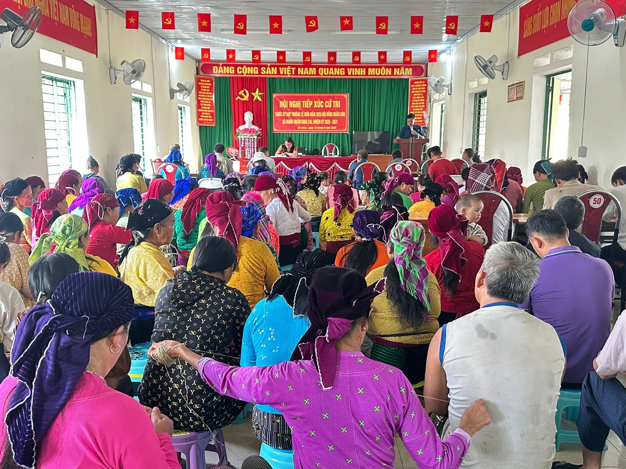 TỔ ĐẠI BIỂU SỐ 01 HĐND XÃ NGHĨA THUẬN TIẾP XÚC CỬ TRI THÔN MÃ HỒNG TRƯỚC KỲ HỌP THƯỜNG LỆ GIỮA NĂM 2026