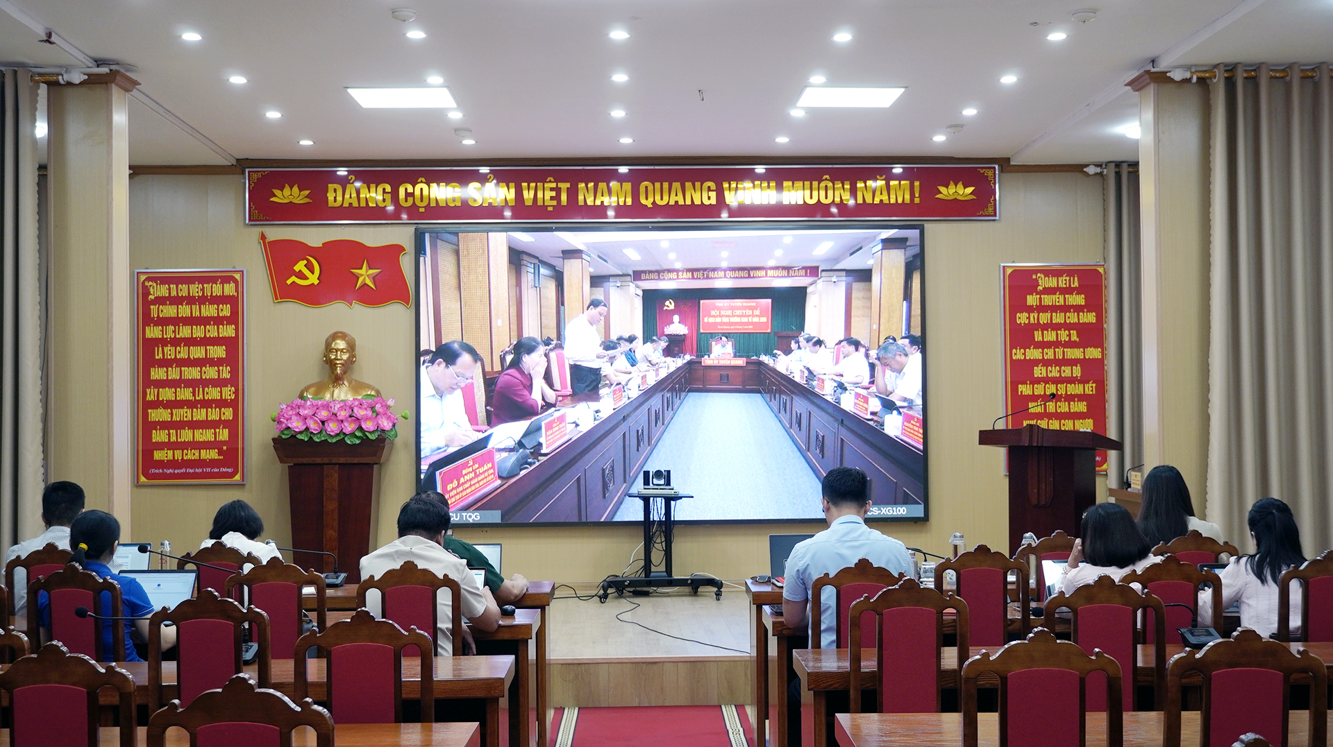trực tuyến tăng trưởng số (2).jpg