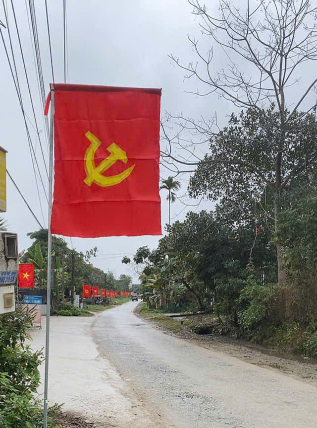 Tân An - Rộn ràng không khí đón tết đến xuân về trên khắp các thôn bản, khu dân cư