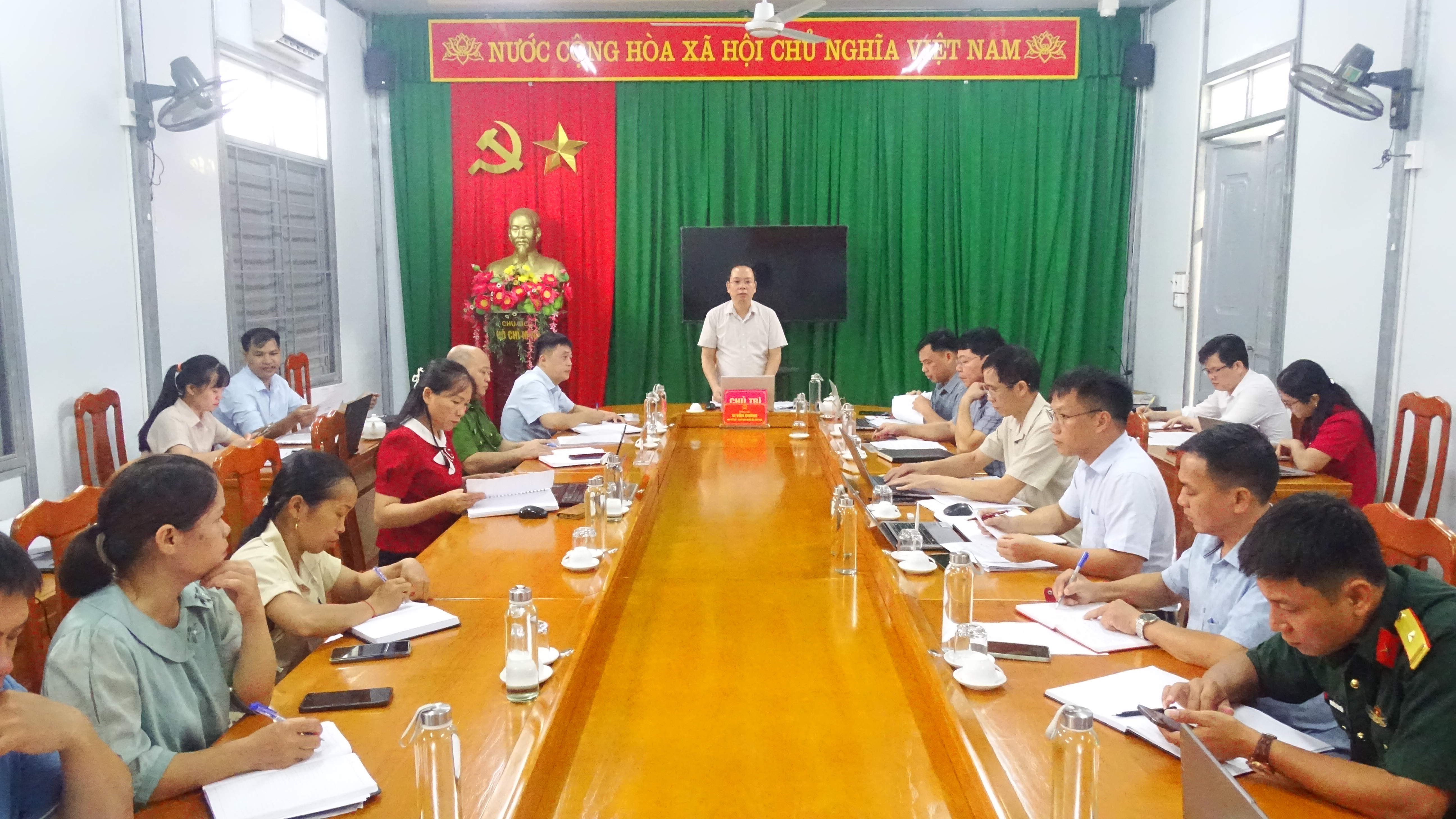Ủy ban nhân dân xã Yên Hoa họp phiên thường kỳ tháng 7