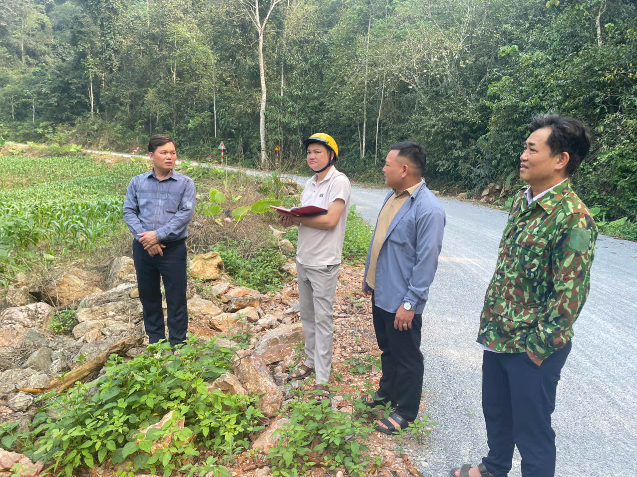 UBND xã Minh Tân kiểm tra tình hình phát triển kinh tế - xã hội tại các thôn Bản Phố, Lùng Thiềng, Khâu Ngày