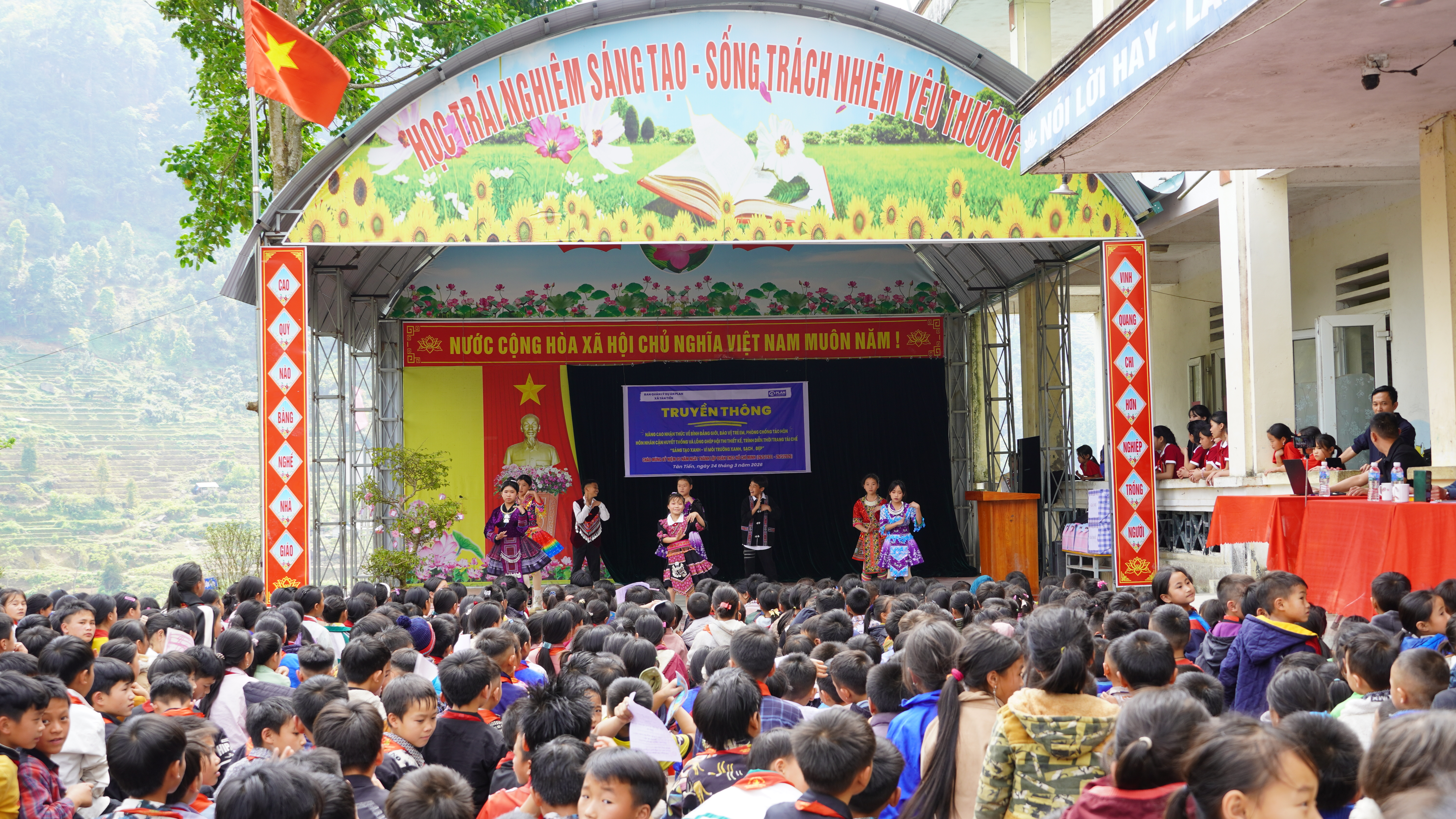 Sôi nổi hoạt động truyền thông và hội thi “Sáng tạo xanh” tại Trường PTDTBT TH &THCS Túng Sán