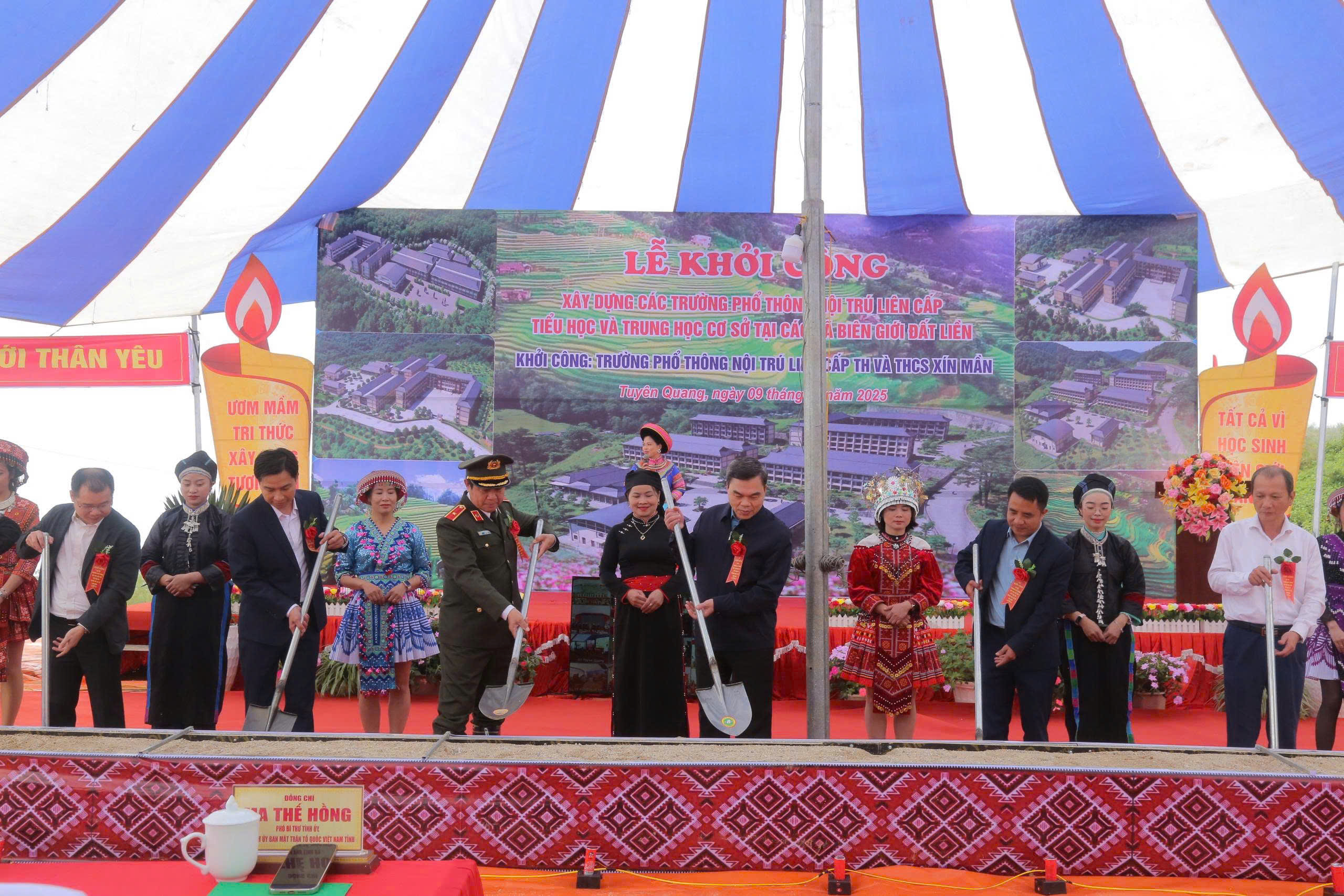 GIÁM ĐỐC CÔNG AN TỈNH DỰ LỄ KHỞI CÔNG TRƯỜNG PHỔ THÔNG NỘI TRÚ LIÊN CẤP TIỂU HỌC VÀ TRUNG HỌC CƠ SỞ XÃ XÍN MẦN
