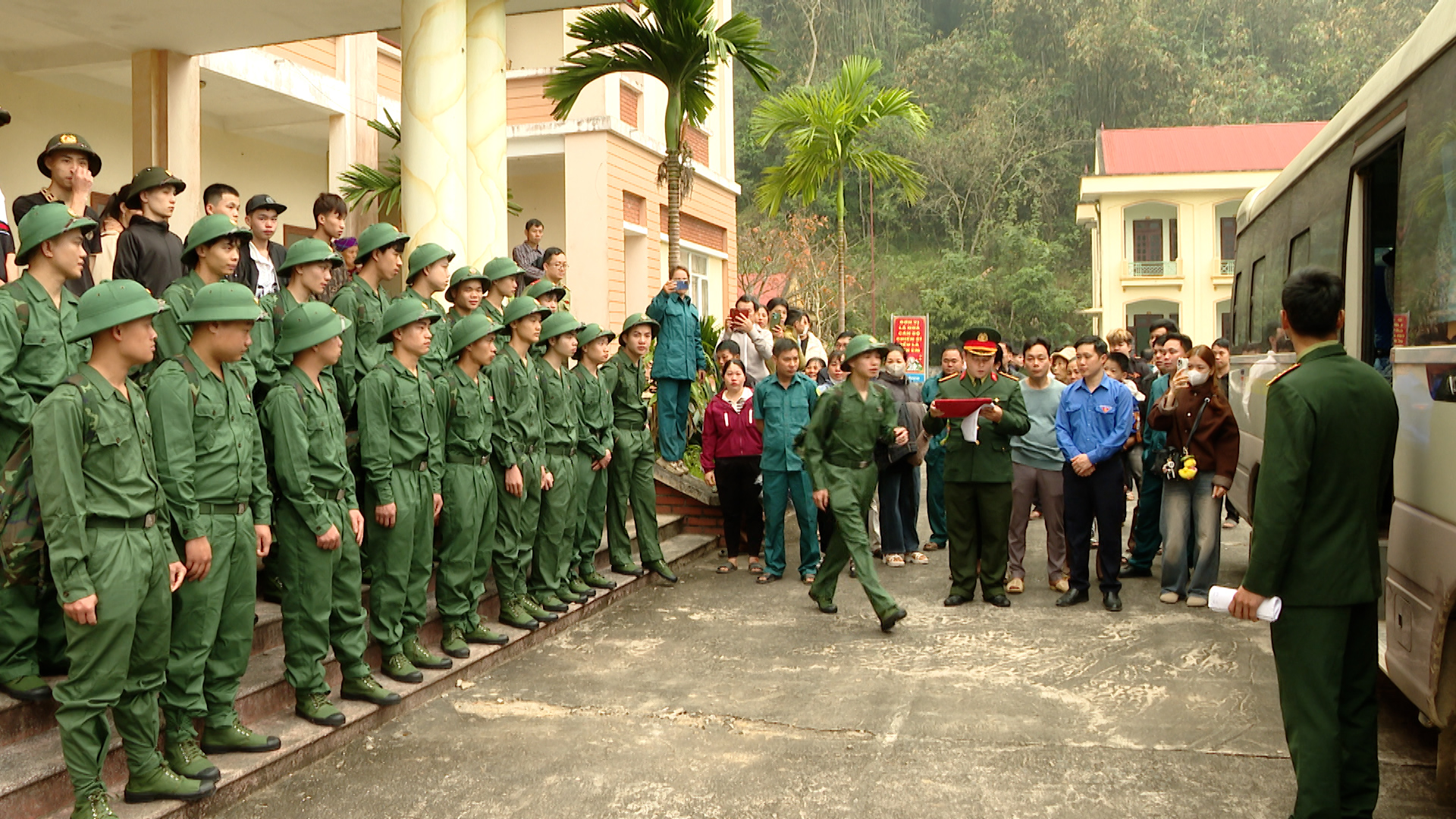 Sequence 01.00_01_18_27.Still004.jpg