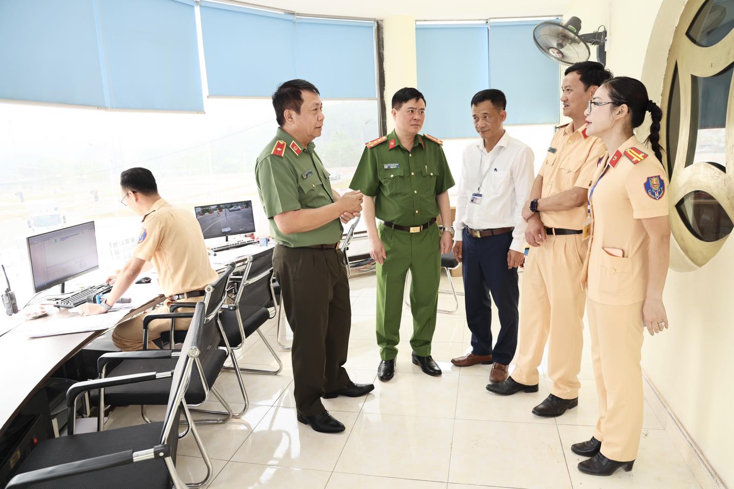 GIÁM ĐỐC CÔNG AN TỈNH KIỂM TRA CÔNG TÁC TỔ CHỨC SÁT HẠCH CẤP GIẤY PHÉP LÁI XE CƠ GIỚI ĐƯỜNG BỘ