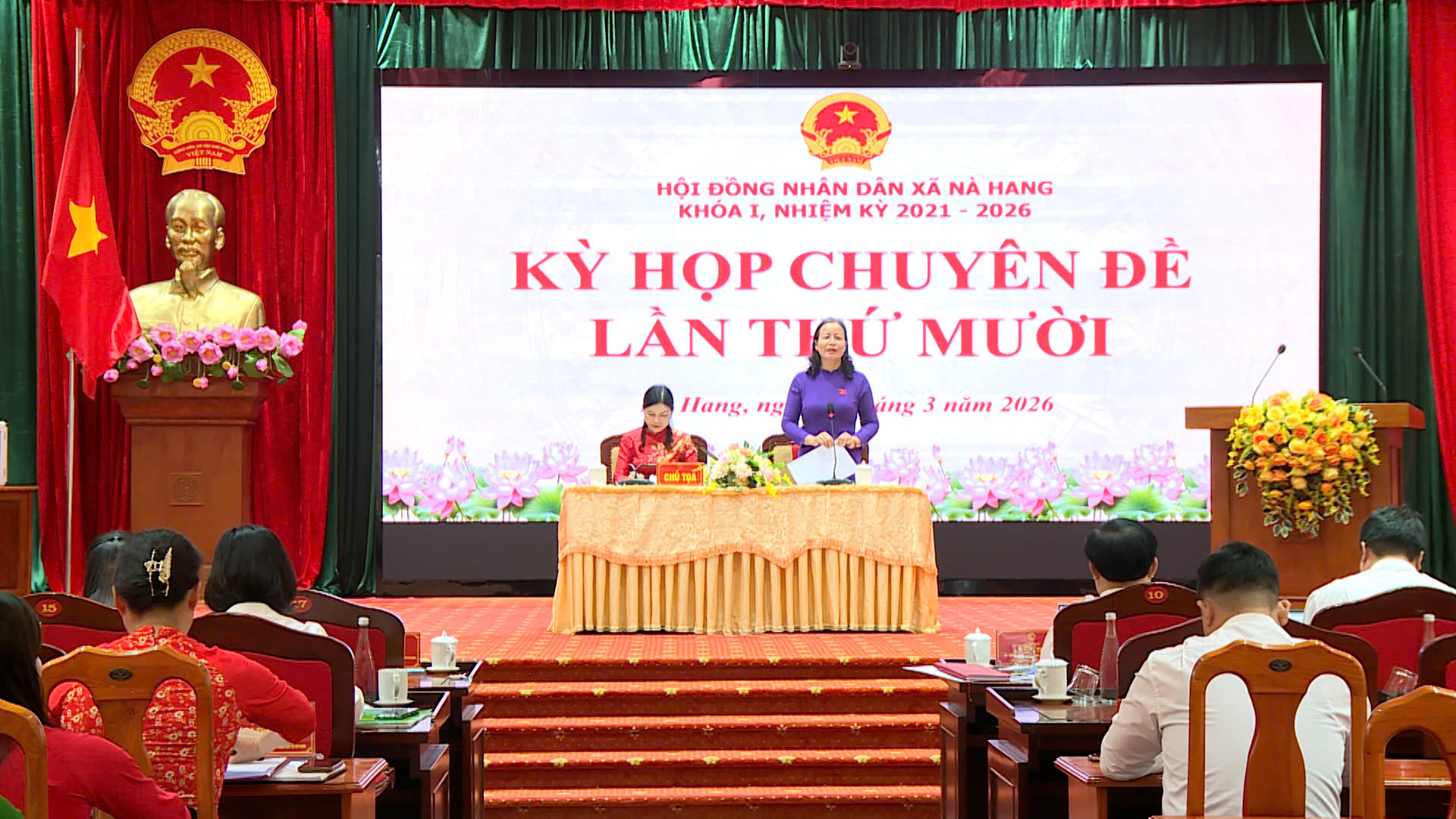Kỳ họp chuyên đề lần thứ mười Hội đồng nhân dân xã Nà Hang khóa I, nhiệm kỳ 2021–2026