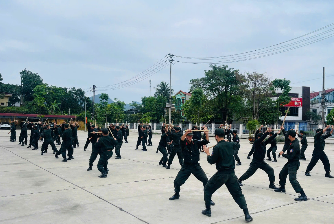 RÈN CÁN LUYỆN QUÂN - Ý CHÍ THÉP - THÂN THỂ ĐỒNG