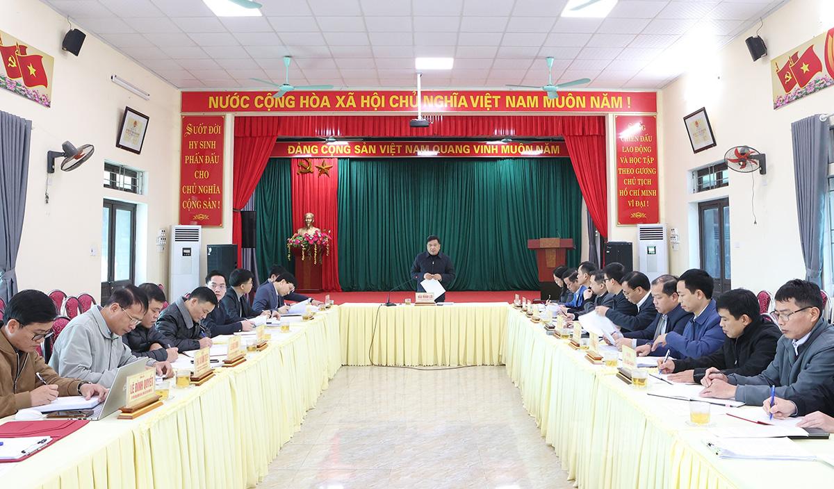 Đoàn kiểm tra số 2 Ủy ban bầu cử tỉnh kiểm tra công tác chuẩn bị bầu cử tại các xã Xuân Vân, Kiến Thiết, Lực Hành