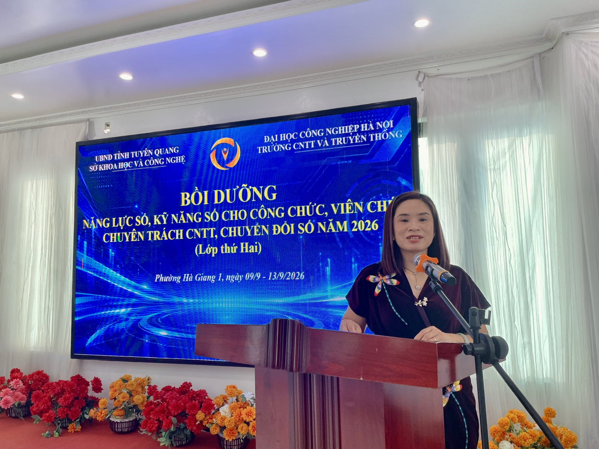 Triển khai các lớp bồi dưỡng năng lực số, kỹ năng số cho công chức, viên chức chuyên trách công nghệ thông tin, chuyển đổi số năm 2026