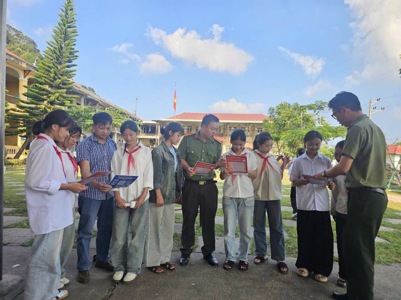QUYẾT LIỆT XỬ LÝ VI PHẠM, HƯỚNG TỚI MÔI TRƯỜNG SỐ AN TOÀN