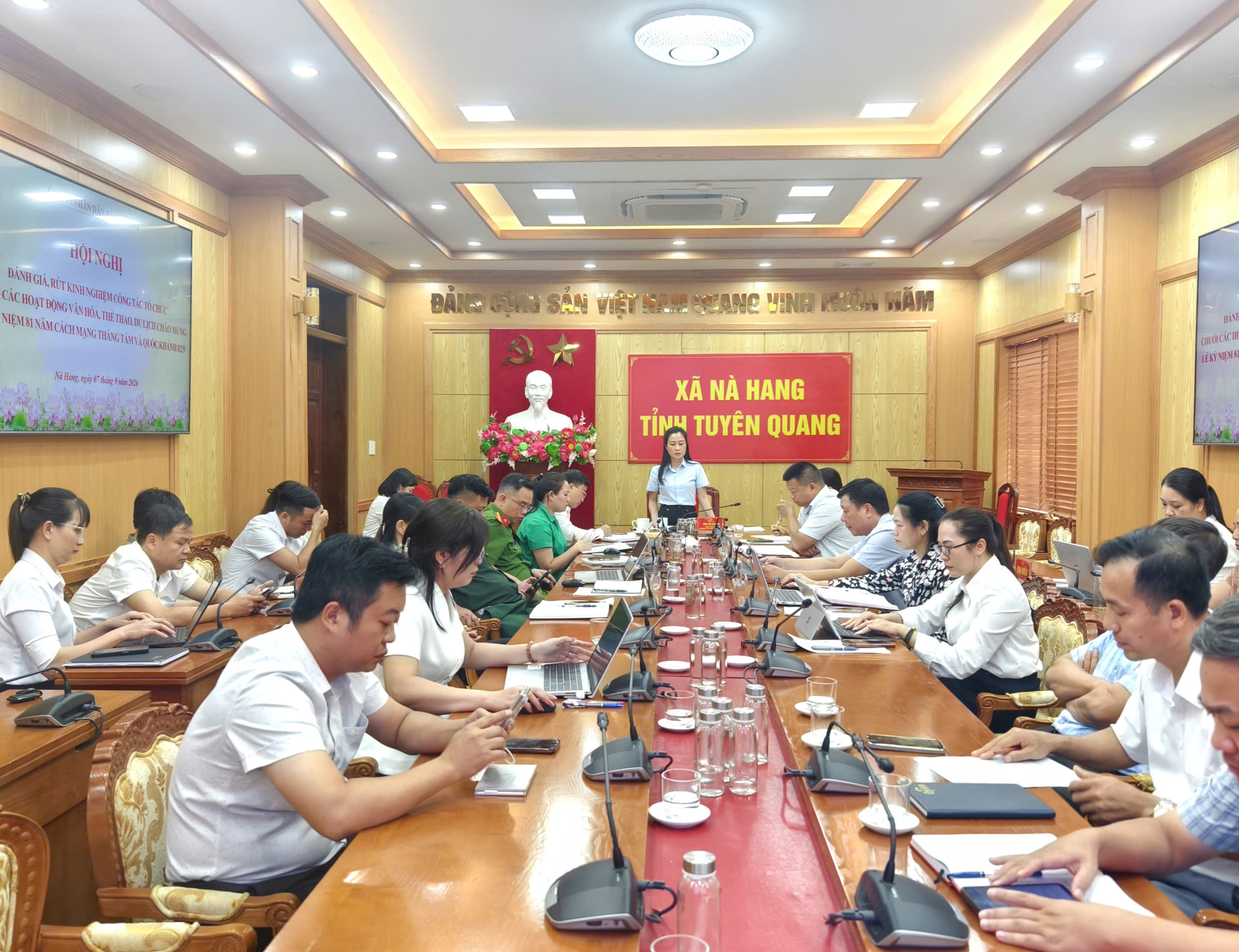 Nà Hang họp đánh giá, rút kinh nghiệm công tác tổ chức chuỗi hoạt động chào mừng kỷ niệm 81 năm Cách mạng Tháng Tám thành công và Quốc khánh 02/9
