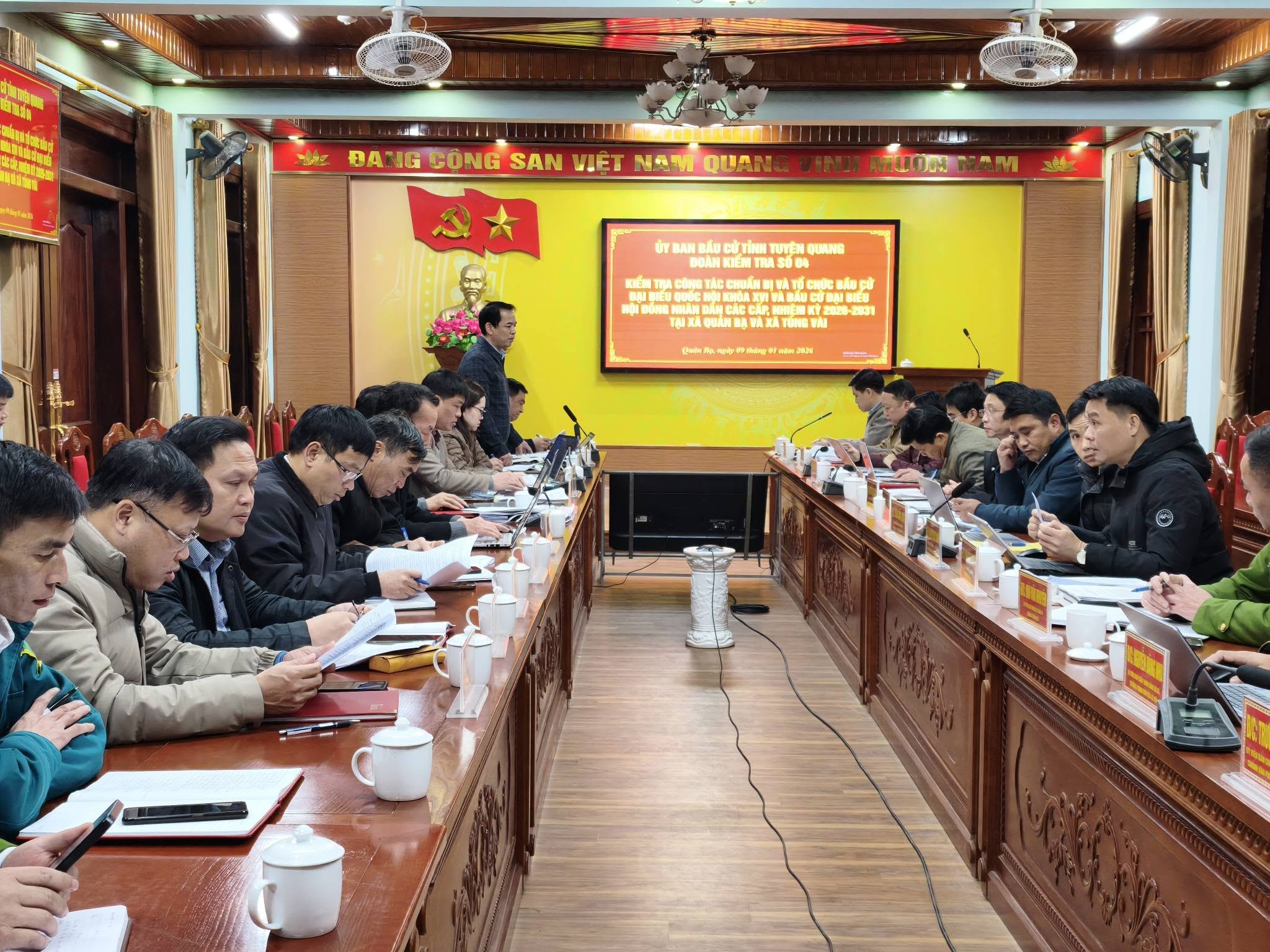 Đoàn kiểm tra số 4 của Ủy ban bầu cử tỉnh do đồng chí Vũ Ngọc Khánh, Phó Giám đốc sở nội vụ là Phó Trưởng đoàn đã kiểm tra công tác chuẩn bị và tổ chức bầu cử ĐBQH khóa XVI và bầu cử đại biểu HĐND các cấp nhiệm kỳ 2026 – 2031 tại xã Quản Bạ, Tùng Vài