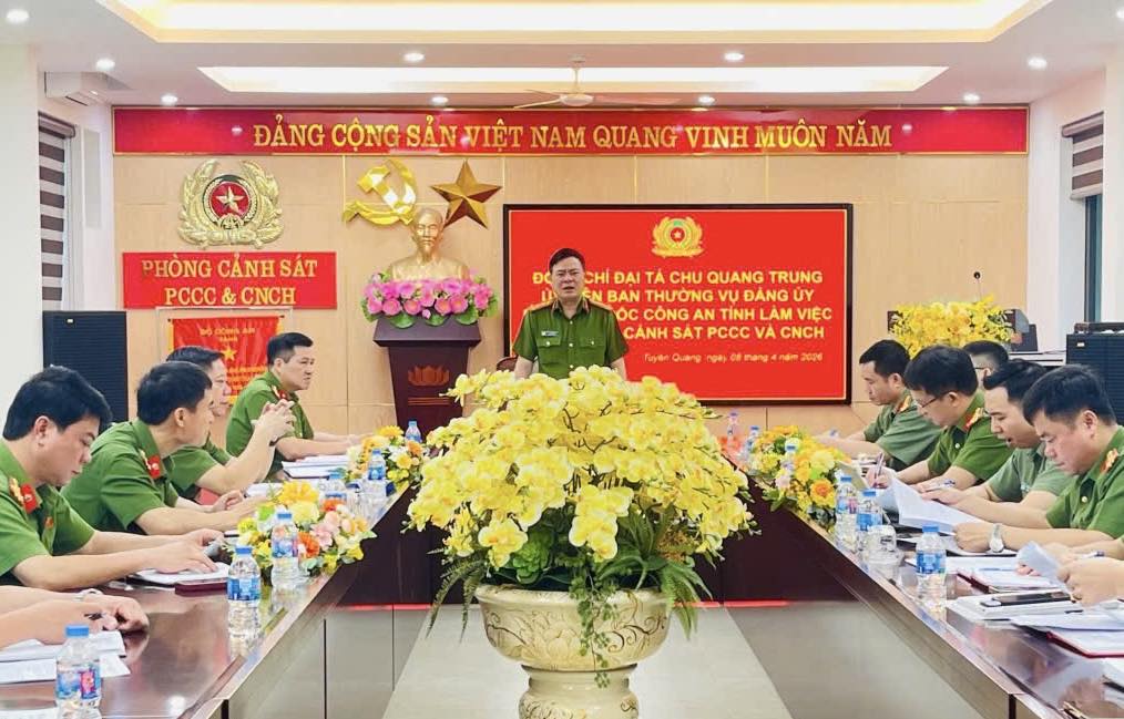  LÃNH ĐẠO CÔNG AN TỈNH LÀM VIỆC VỚI CÁC ĐƠN VỊ NGHIỆP VỤ