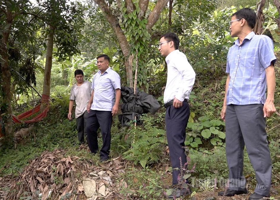 Đồng chí Hầu Minh Lợi kiểm tra công tác phòng, chống, khắc phục thiên tai tại xã Yên Minh