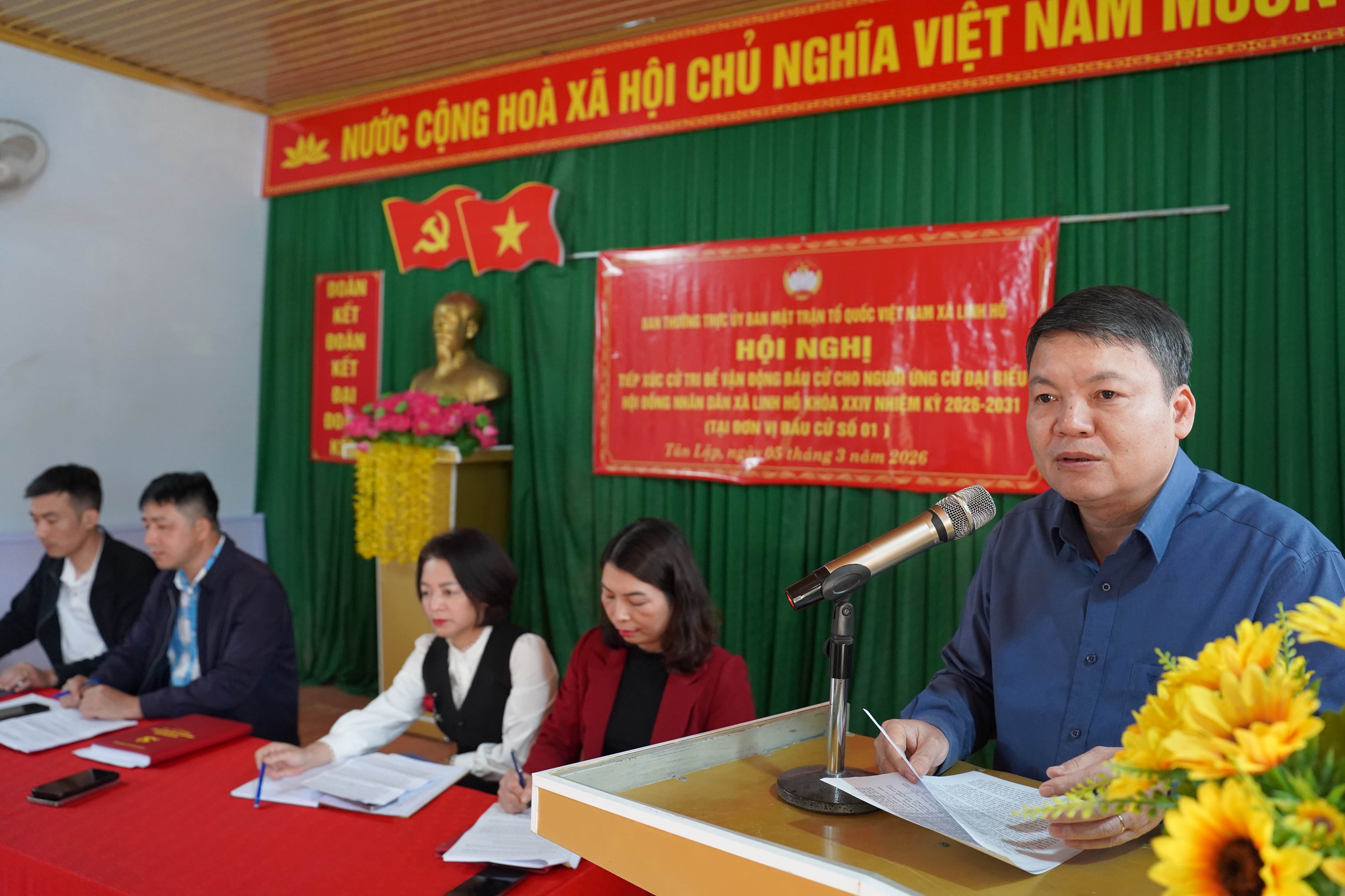 Tiếp x&uacute;c 2.JPG