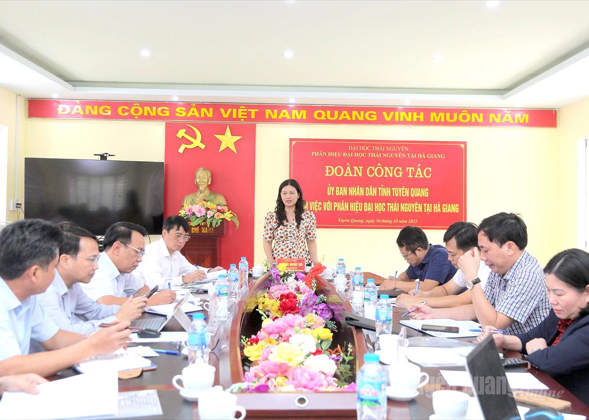 Phó Chủ tịch UBND tỉnh Vương Ngọc Hà làm việc với Phân hiệu Đại học Thái Nguyên tại Hà Giang