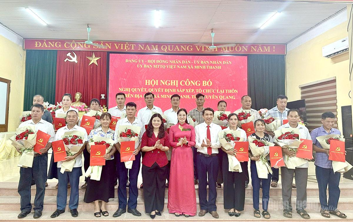Đồng chí Phó Chủ tịch UBND tỉnh Vương Ngọc Hà dự Hội nghị công bố sắp xếp, tổ chức lại thôn tại xã Tân Trào và xã Minh Thanh