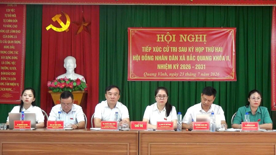Tổ số 1 đại biểu HĐND xã Bắc Quang tiếp xúc cử tri tại thôn Quang Vinh