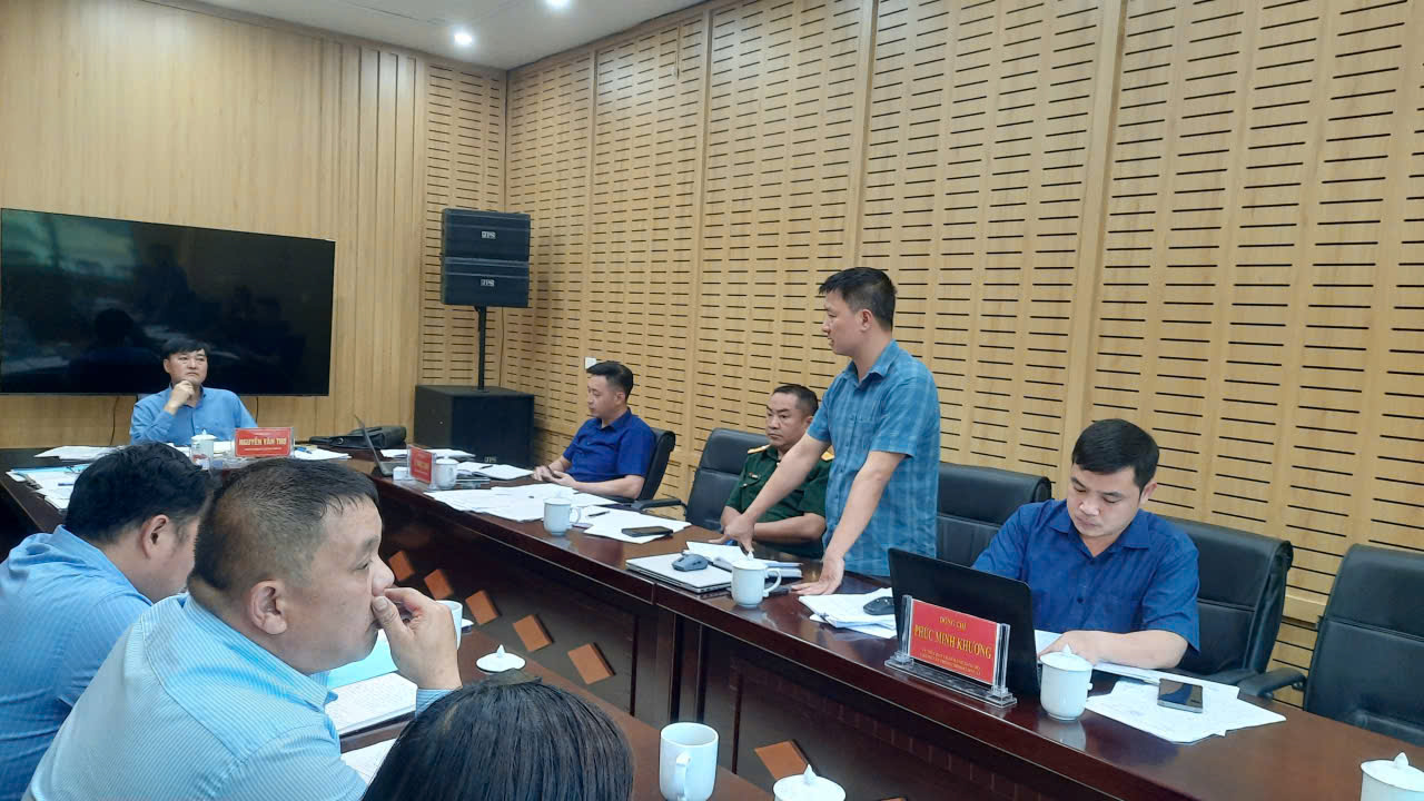 ảnh họp t4.jpg