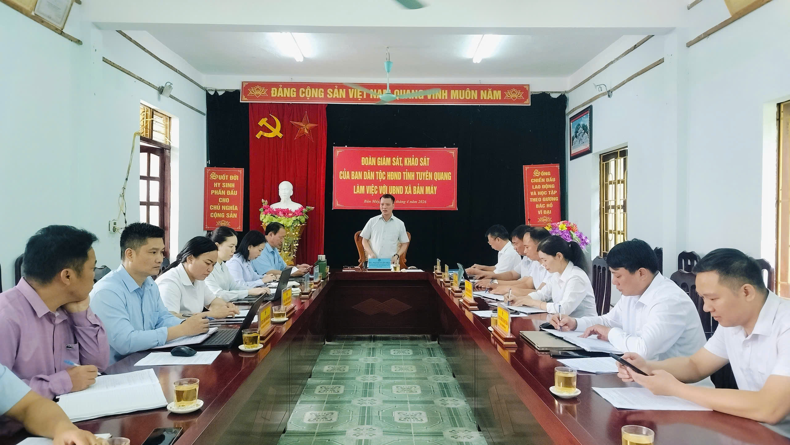 ĐOÀN GIÁM SÁT BAN DÂN TỘC HĐND TỈNH TUYÊN QUANG LÀM VIỆC TẠI XÃ BẢN MÁY