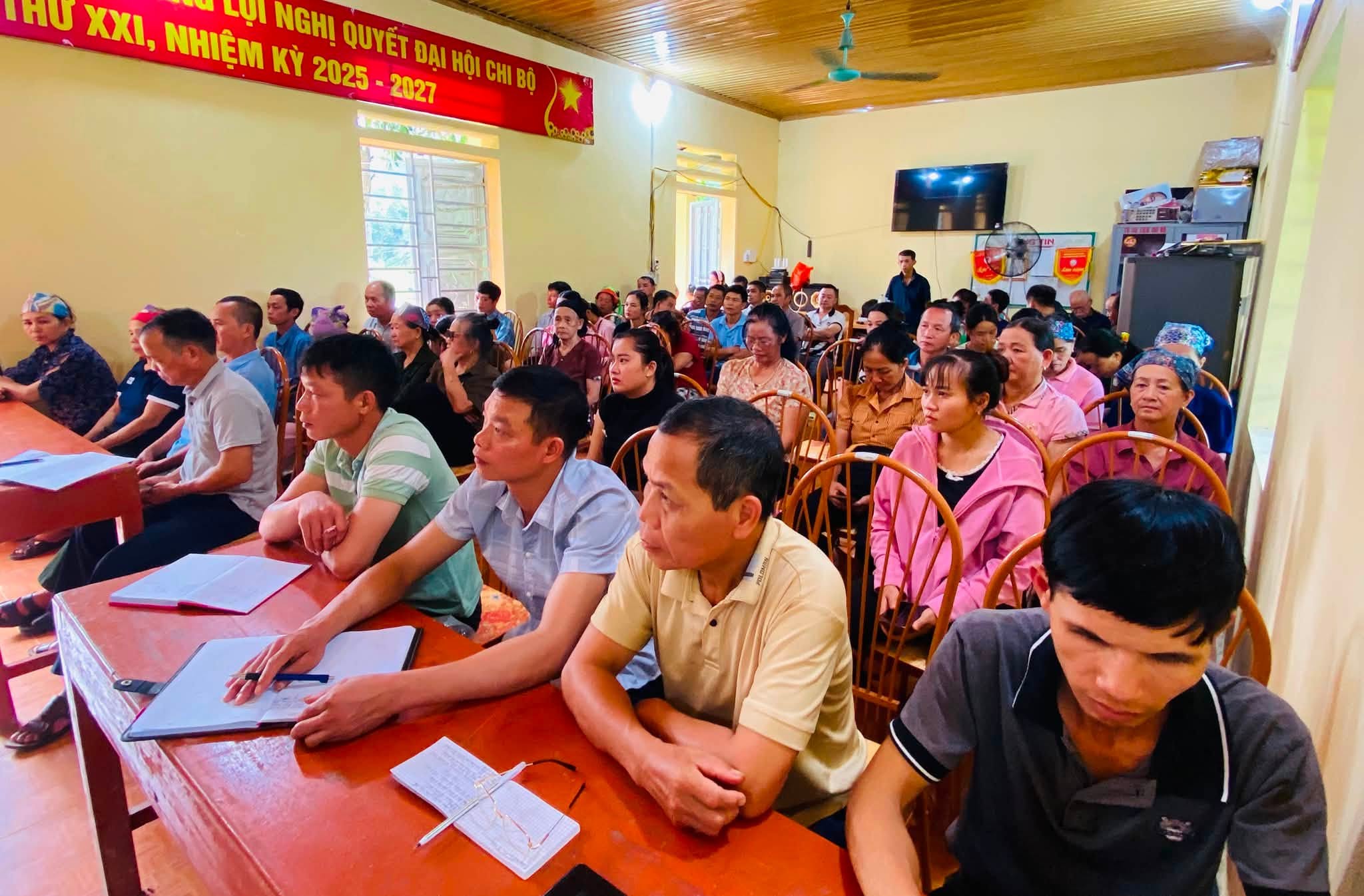 Tổ đại biểu số 3 HĐND xã Ngọc Đường tiếp xúc cử tri sau Kỳ họp thứ Tư HĐND xã