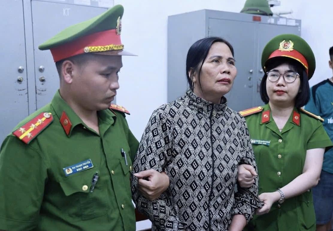 TẠM GIỮ HÌNH SỰ ĐỐI TƯỢNG HUỶ HOẠI TÀI SẢN 