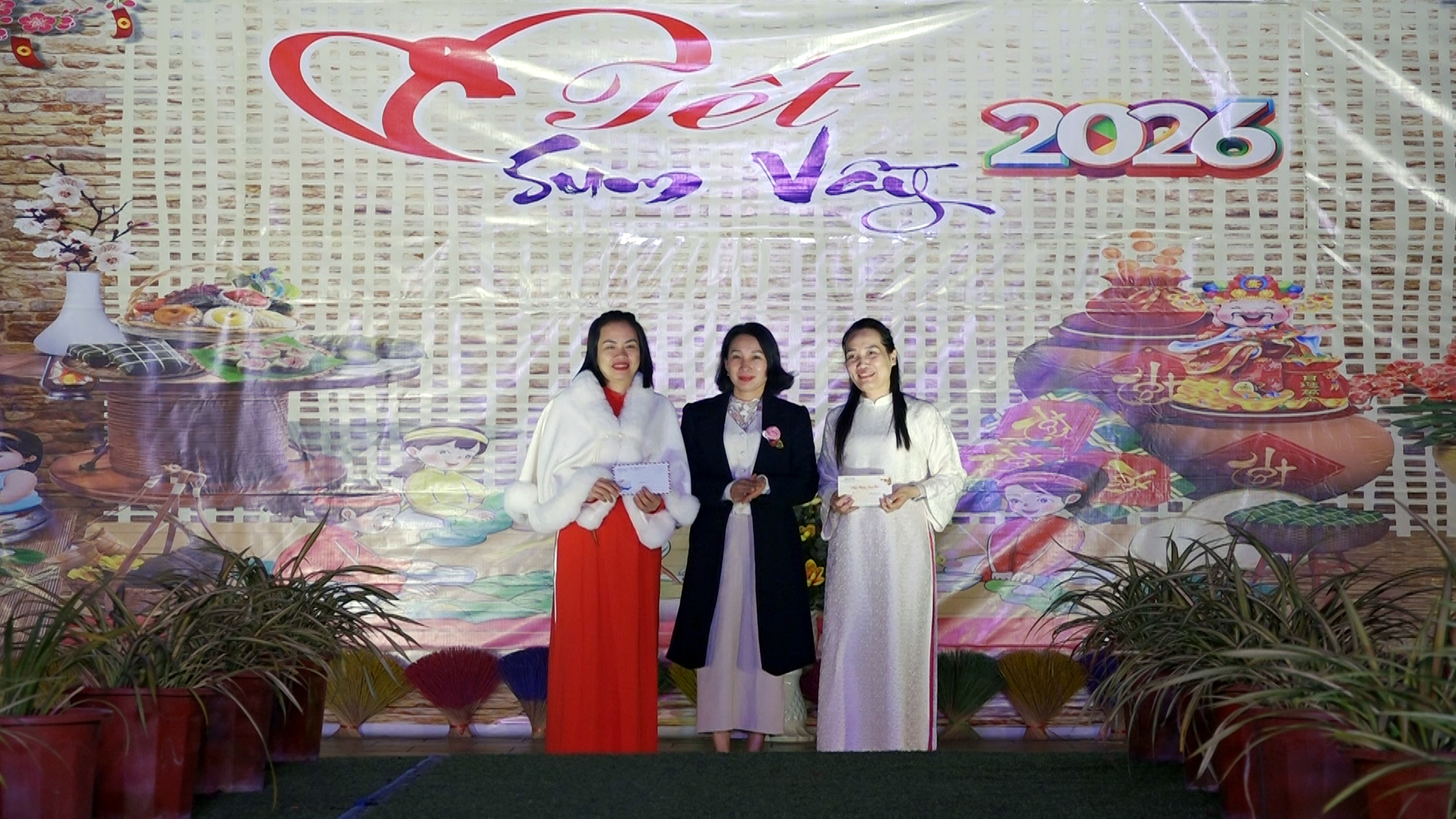 Sequence 01.00_08_18_02.Still001.jpg