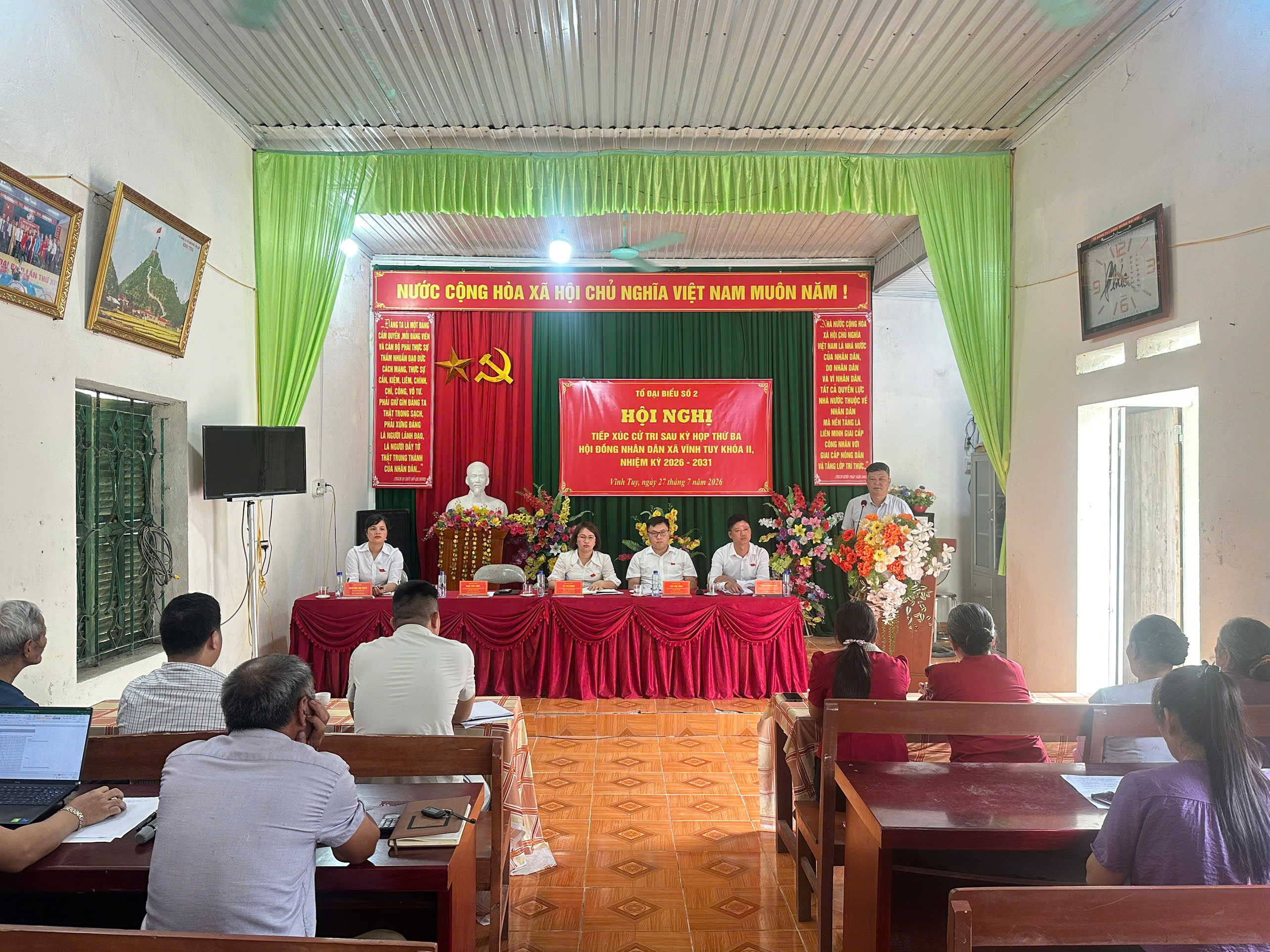 Tổ đại biểu số 2 HĐND xã Vĩnh Tuy tiếp xúc cử tri thôn Tân Lập sau Kỳ họp thứ Ba HĐND xã khóa II