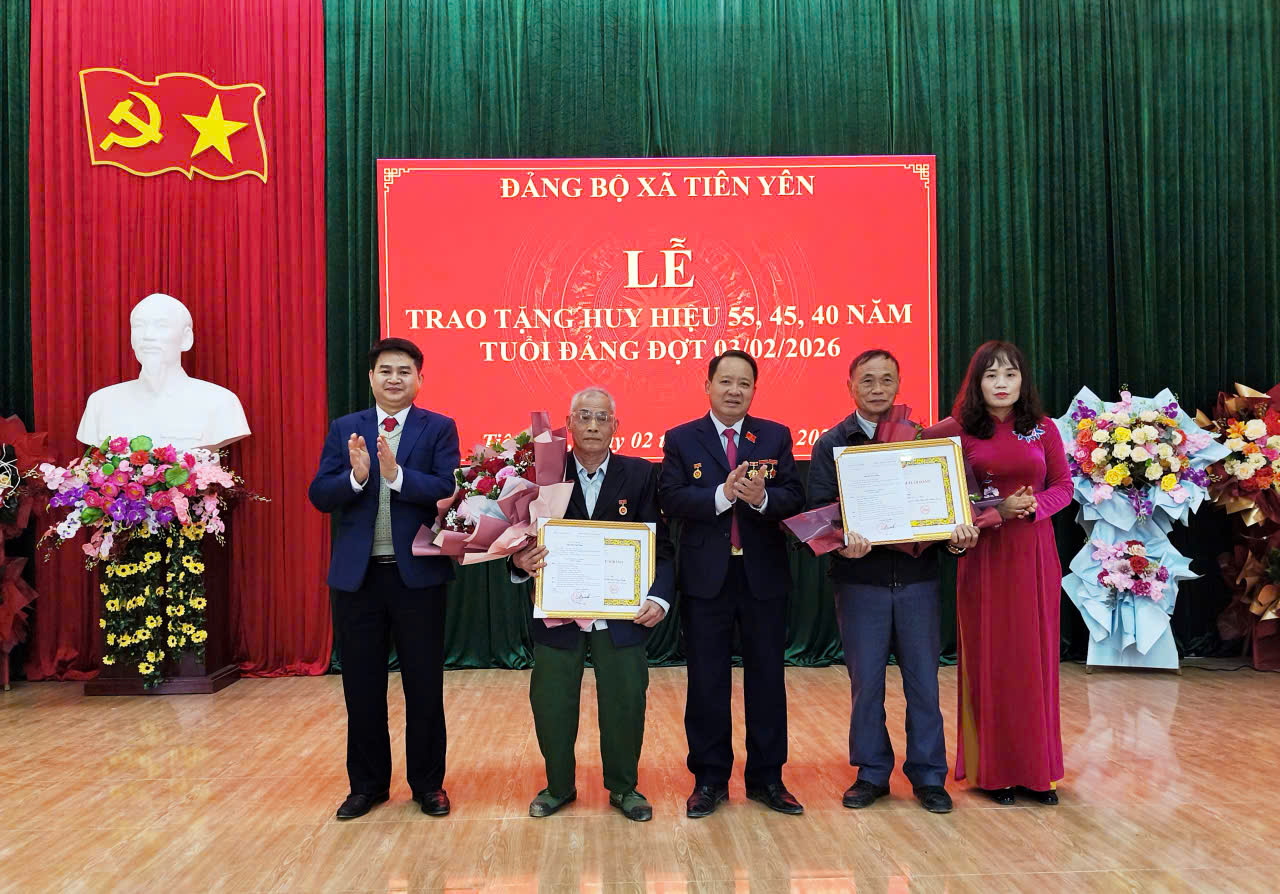 LỄ TRAO TẶNG HUY HIỆU 55, 45, 40 NĂM TUỔI ĐẢNG ĐỢT 3/2/2026