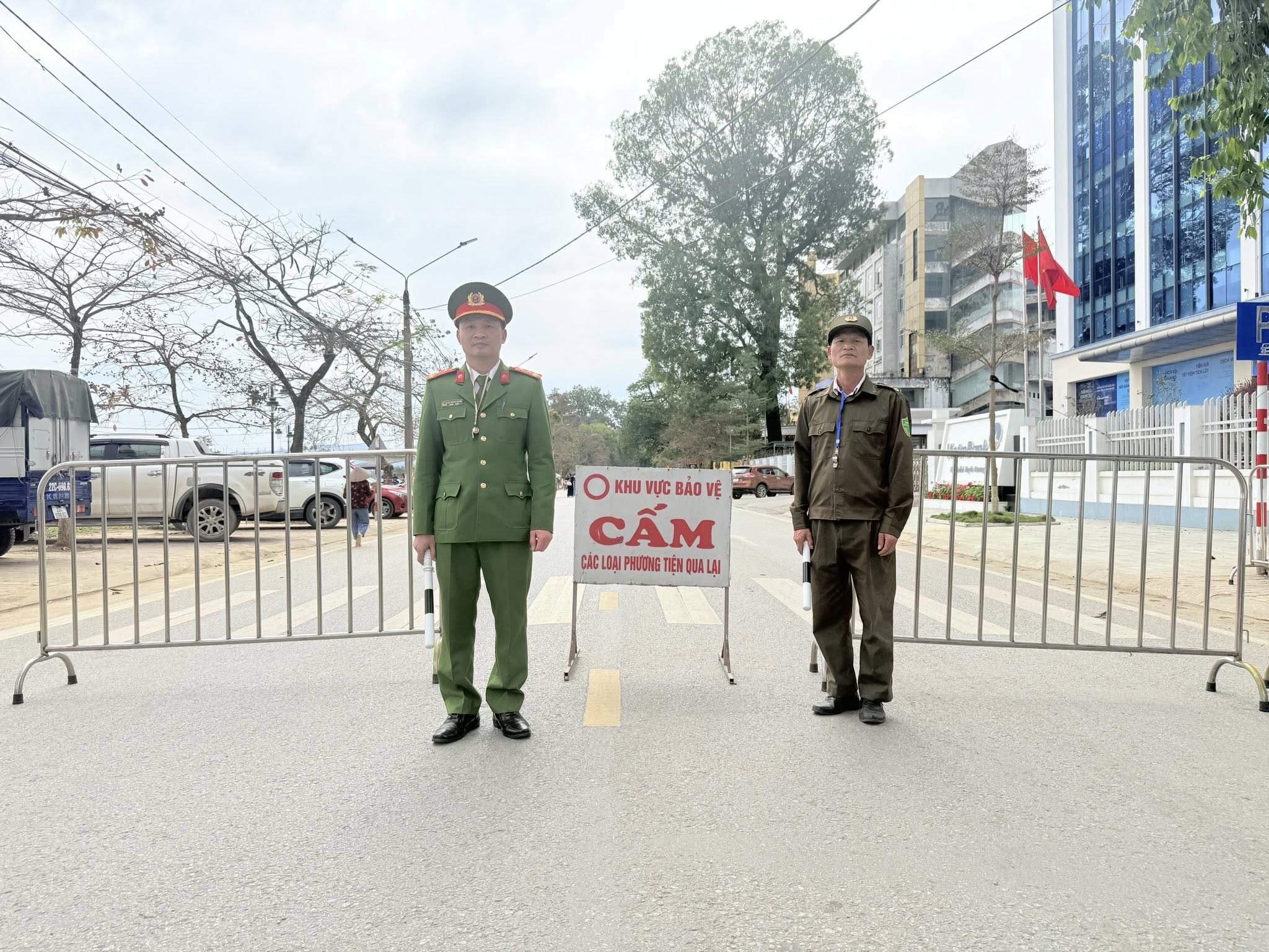CÔNG AN PHƯỜNG MINH XUÂN ĐẢM BẢO AN NINH TRẬT TỰ CÁC LỄ HỘI ĐẦU NĂM 2026 TRÊN ĐỊA BÀN