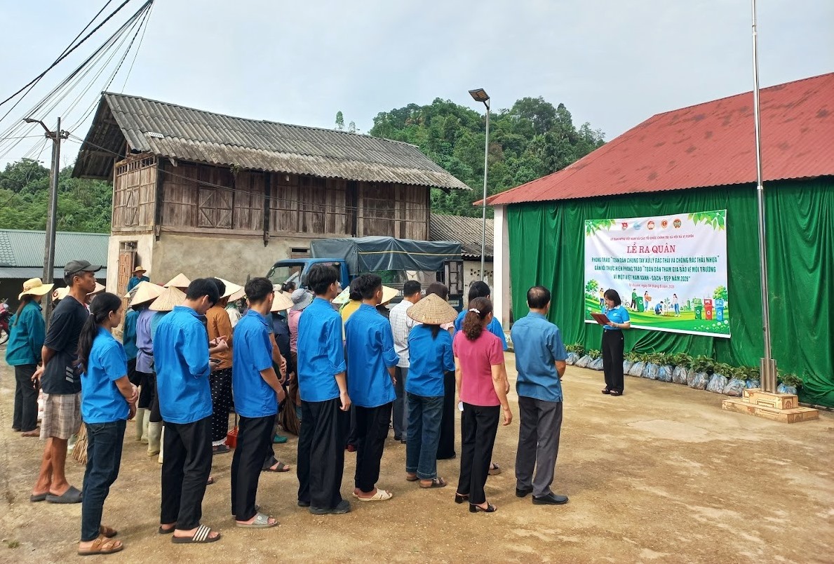 UBMT TQ VN xã Vị Xuyên ra quân phong trào “Toàn dân chung tay xử lý rác thải và chống rác thải nhựa” gắn với thực hiện phong trào “Toàn dân tham gia bảo vệ môi trường, vì một Việt Nam xanh – sạch – đẹp” năm 2026