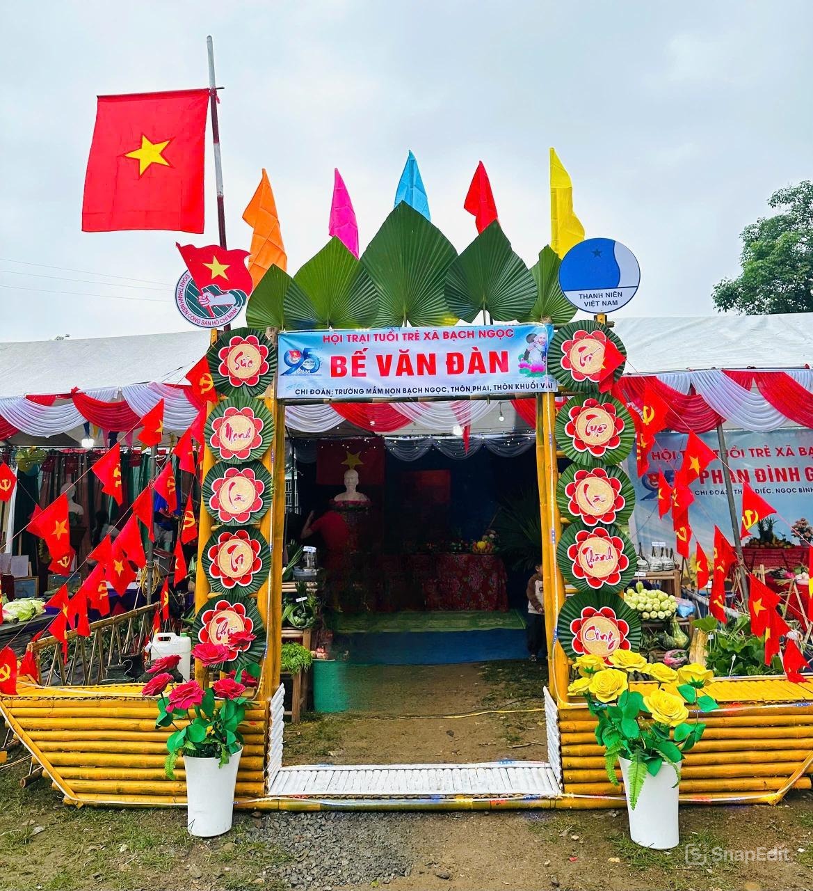 Ngày đoàn viên - Hội trại Tuổi trẻ xã Bạch Ngọc năm 2026 diễn ra sôi nổi, ý nghĩa