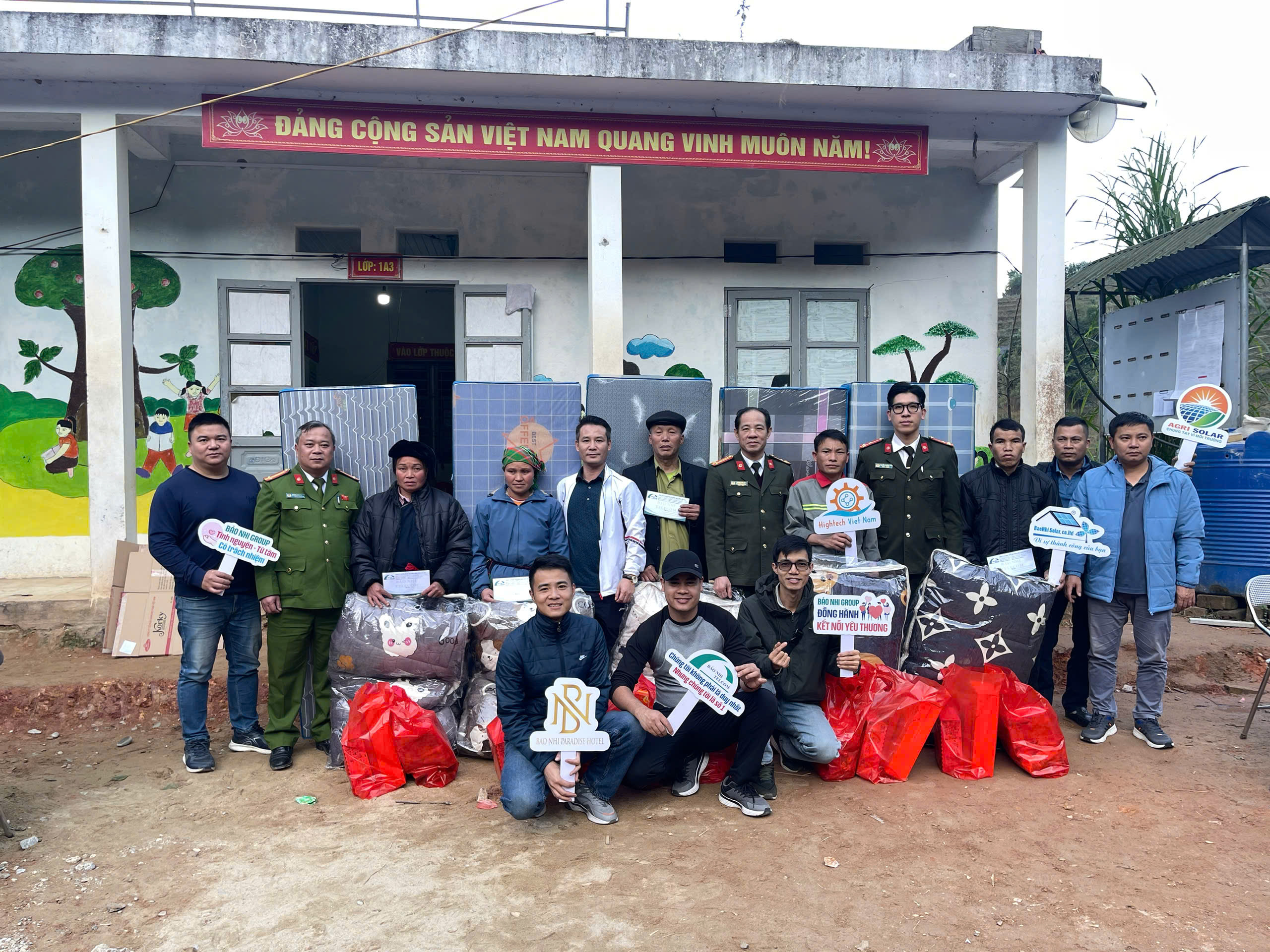 LAN TỎA YÊU THƯƠNG NƠI BIÊN CƯƠNG TỔ QUỐC