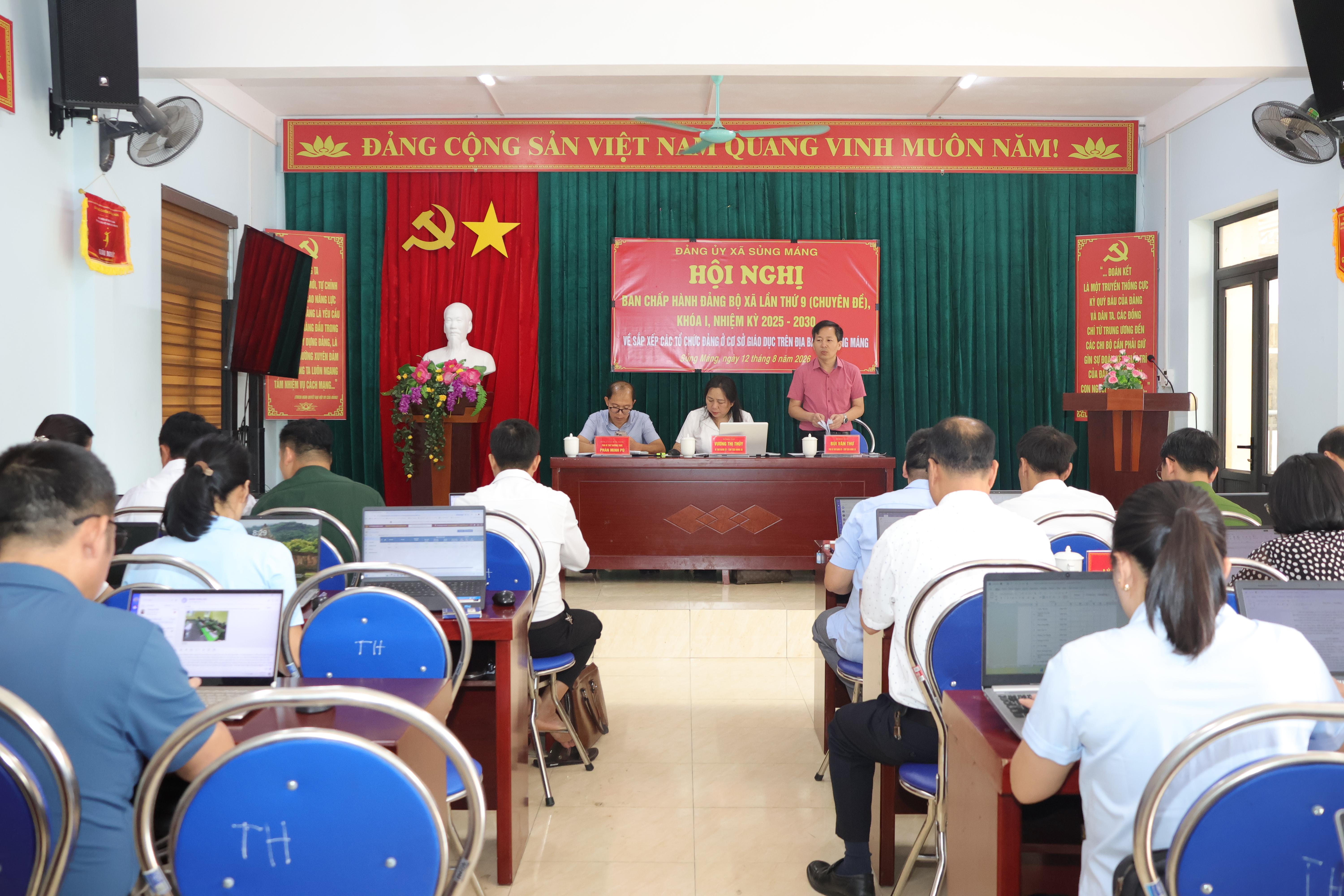 Sủng Máng tổ chức Hội nghị Ban Chấp hành Đảng bộ xã lần thứ 9