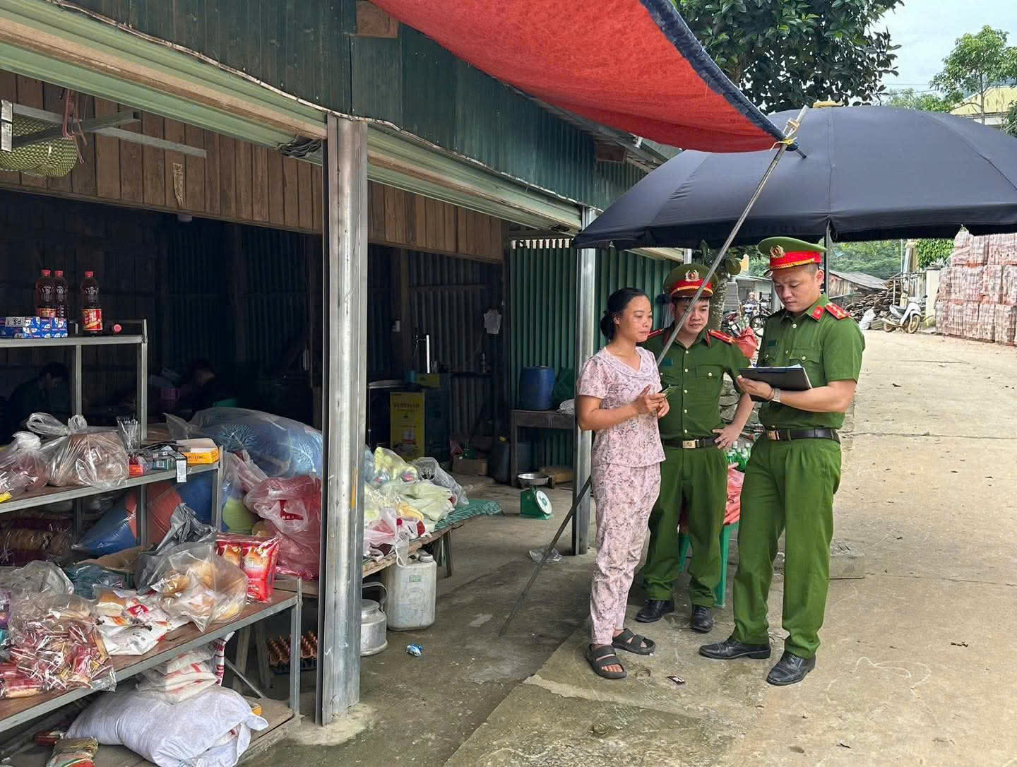 CHUNG TAY BẢO VỆ NGƯỜI DÂN TRÊN KHÔNG GIAN MẠNG