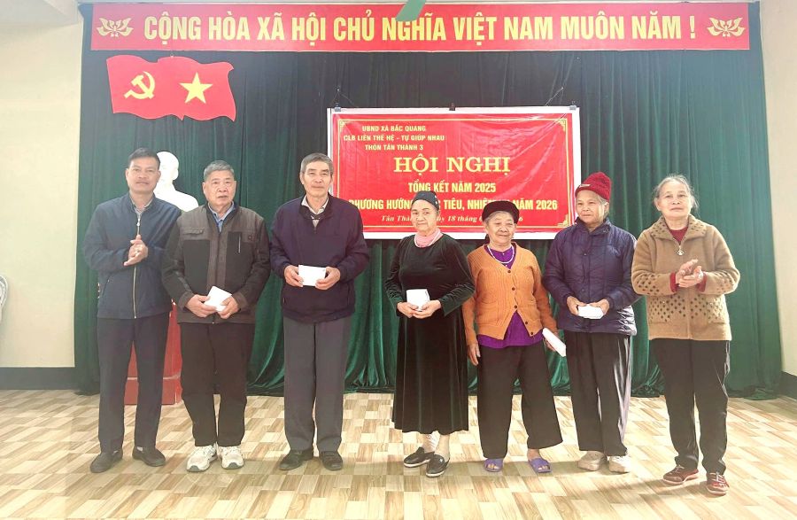 Câu lạc bộ Liên thế hệ -Tự giúp nhau Thôn Tân Thành 3 tổng kết công tác năm 2025