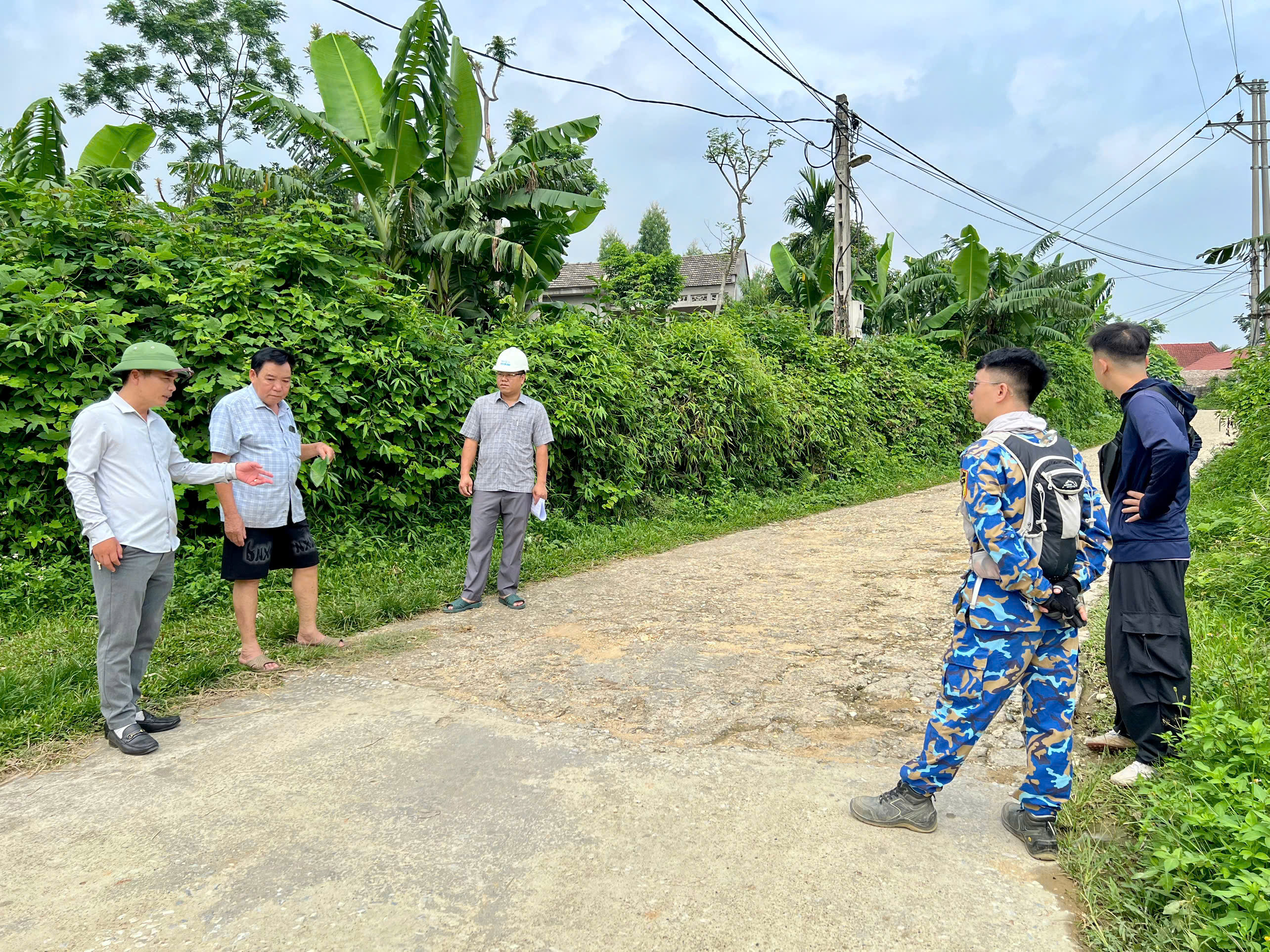 BAN QUẢN LÝ DỰ ÁN VÀ DỊCH VỤ XÃ PHÚ LƯƠNG KHẢO SÁT, CHUẨN BỊ ĐẦU TƯ XÂY DỰNG DỰ ÁN SỬA CHỮA, CẢI TẠO TUYẾN ĐƯỜNG THÔN DŨNG GIAO – YÊN PHÚ