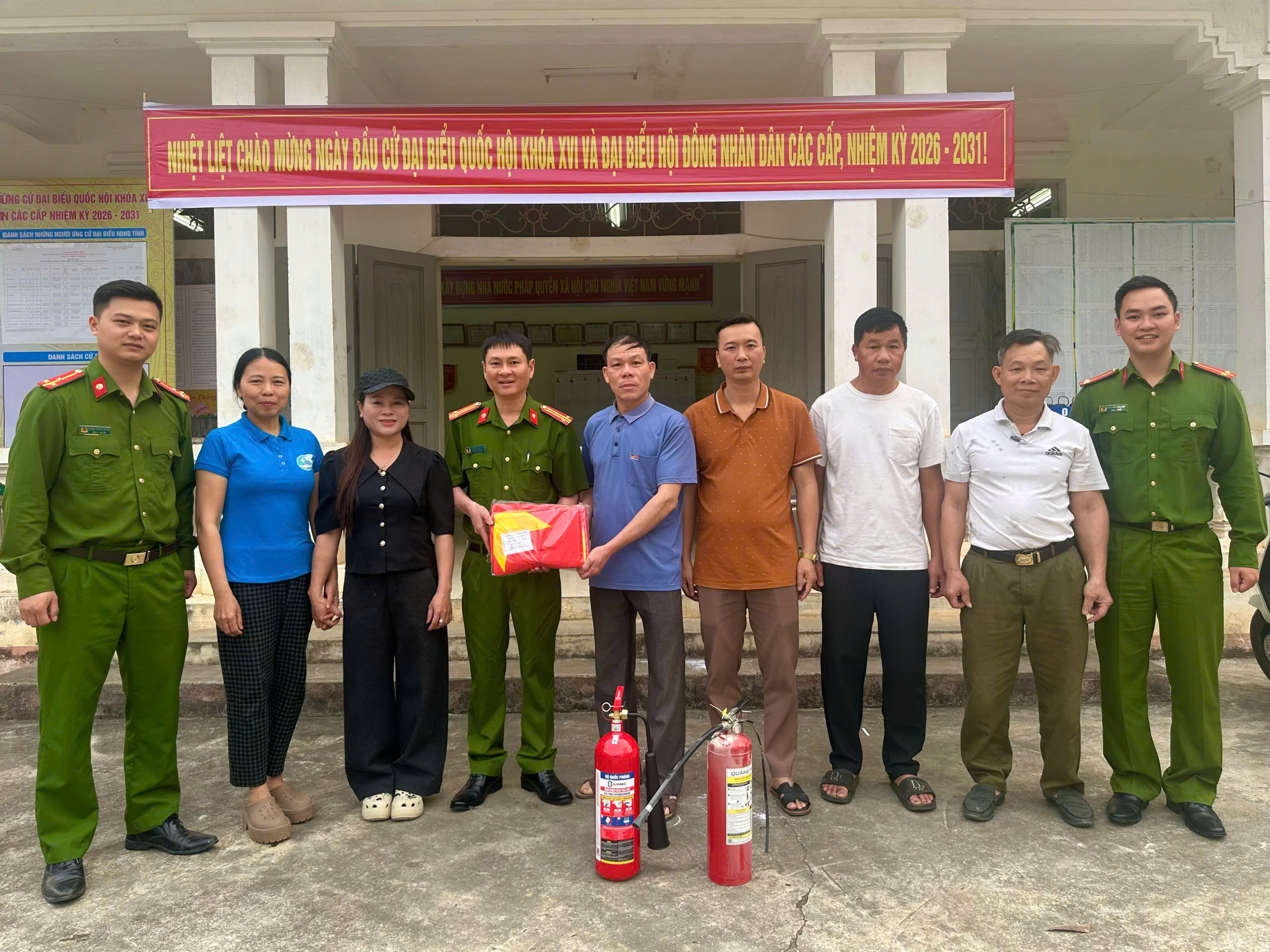 CÔNG AN XÃ THÁI BÌNH: ĐỒNG HÀNH CÙNG CÁC TỔ BẦU CỬ ĐẢM BẢO AN NINH TRẬT TỰ VÀ AN TOÀN PCCC