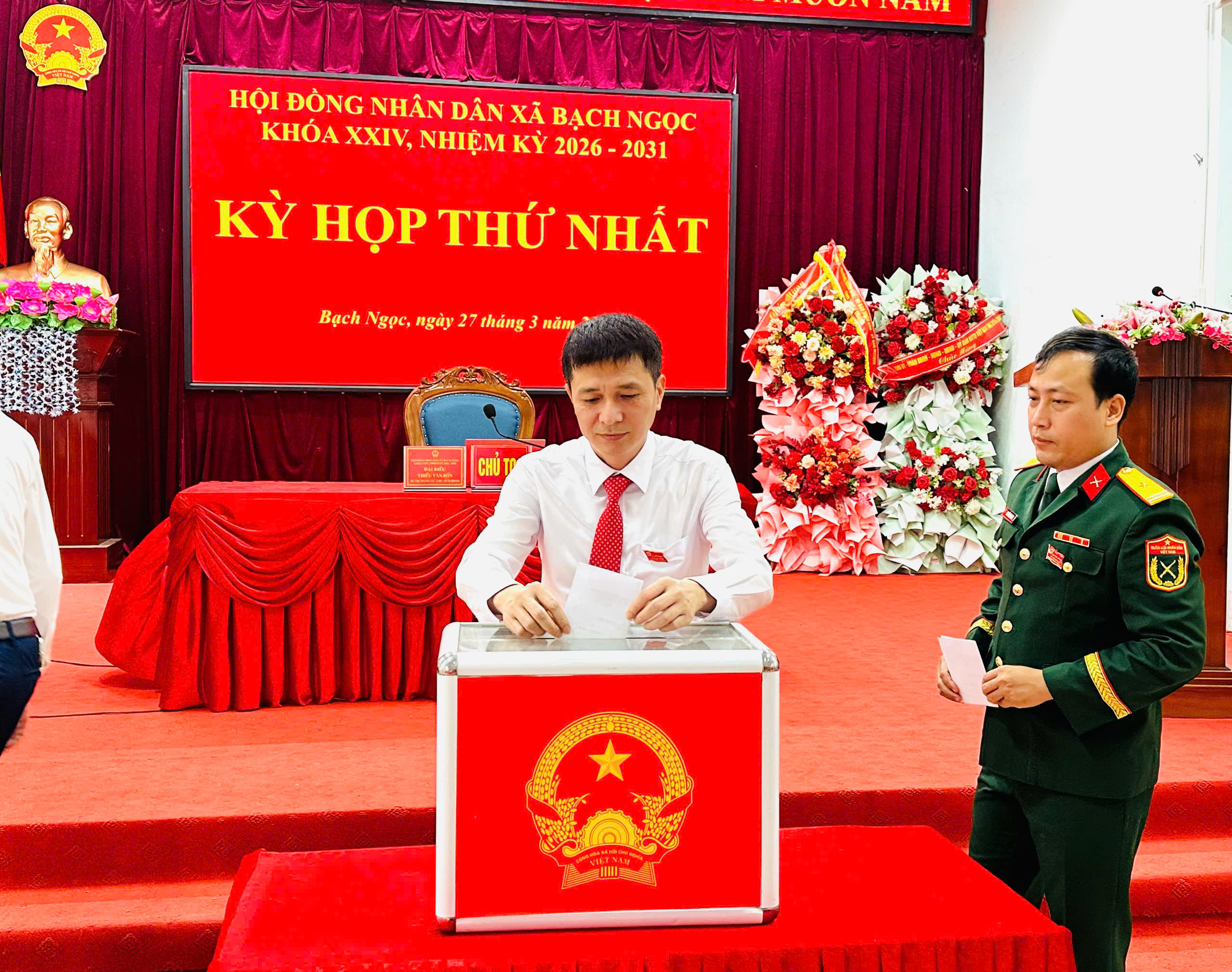 KỲ HỌP 6.jpg