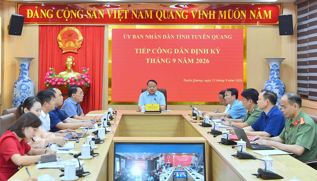 Chủ tịch UBND tỉnh Phan Huy Ngọc tiếp công dân định kỳ tháng 9