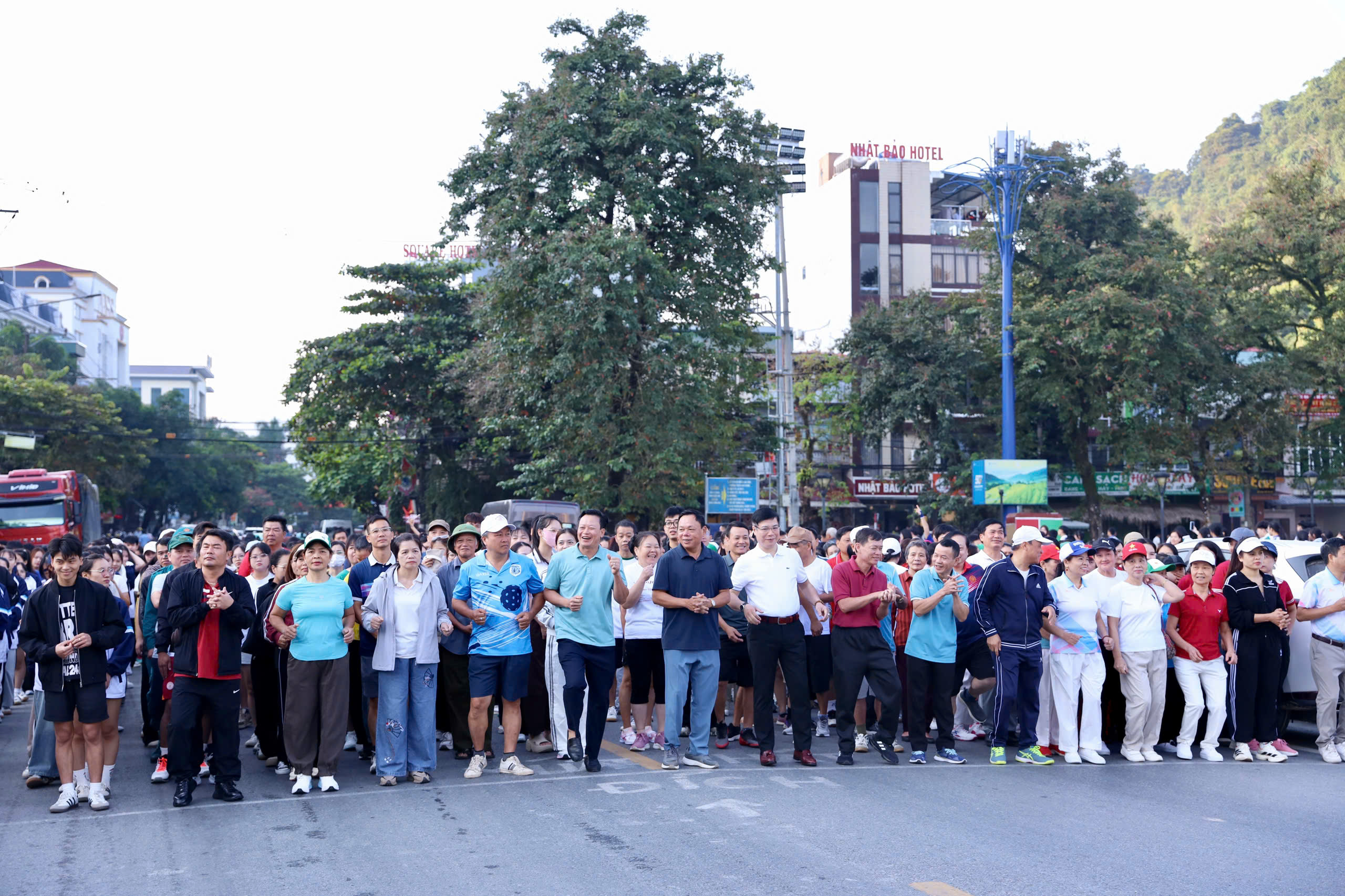 Sôi nổi Lễ phát động Phong trào toàn dân rèn luyện thể thao tại phường Hà Giang 1