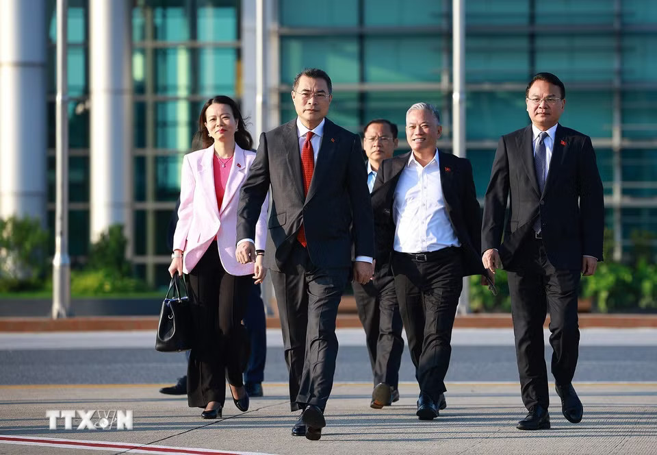 Thủ tướng Lê Minh Hưng lên đường dự Hội nghị thượng đỉnh BRICS lần thứ 18
