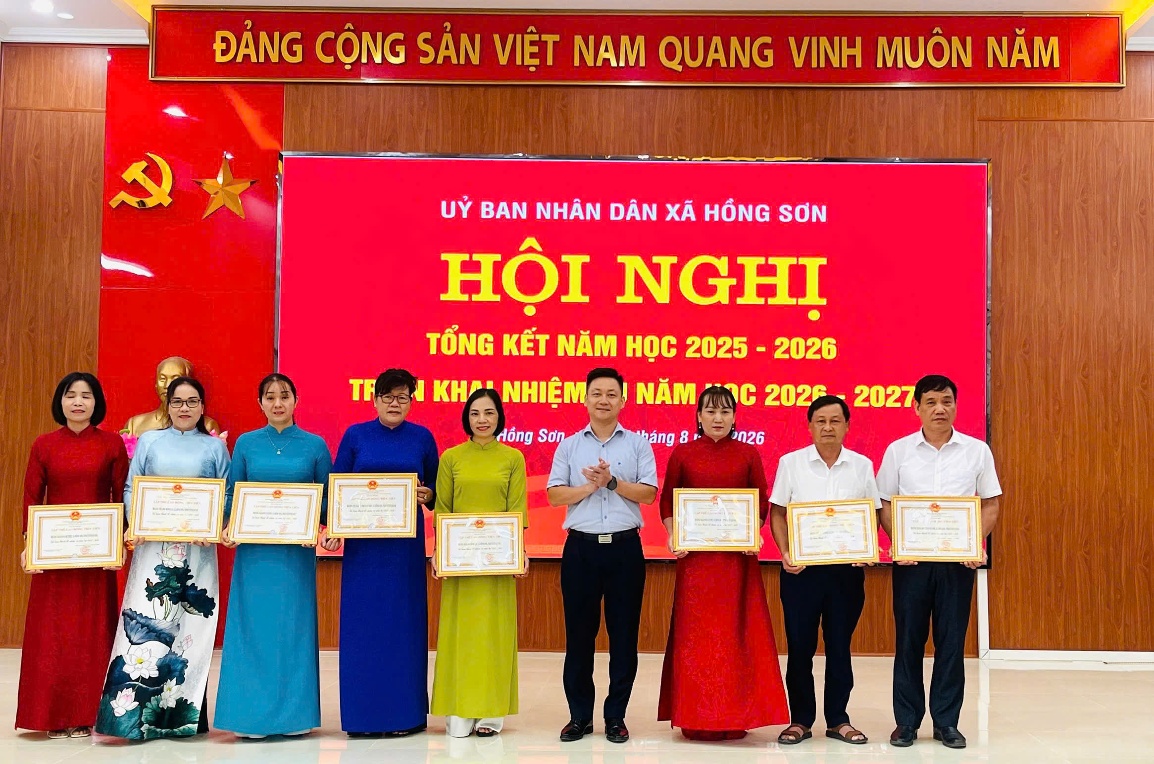 Hồng Sơn long trọng tổ chức Hội nghị tổng kết năm học 2025 - 2026 và triển khai nhiệm vụ năm học 2026 – 2027