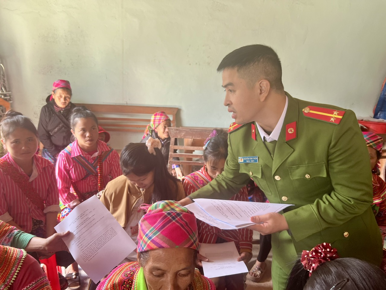 CÔNG AN XÃ THÀNG TÍN TÍCH CỰC TUYÊN TRUYỀN PHỔ BIẾN PHÁP LUẬT CHO NHÂN DÂN