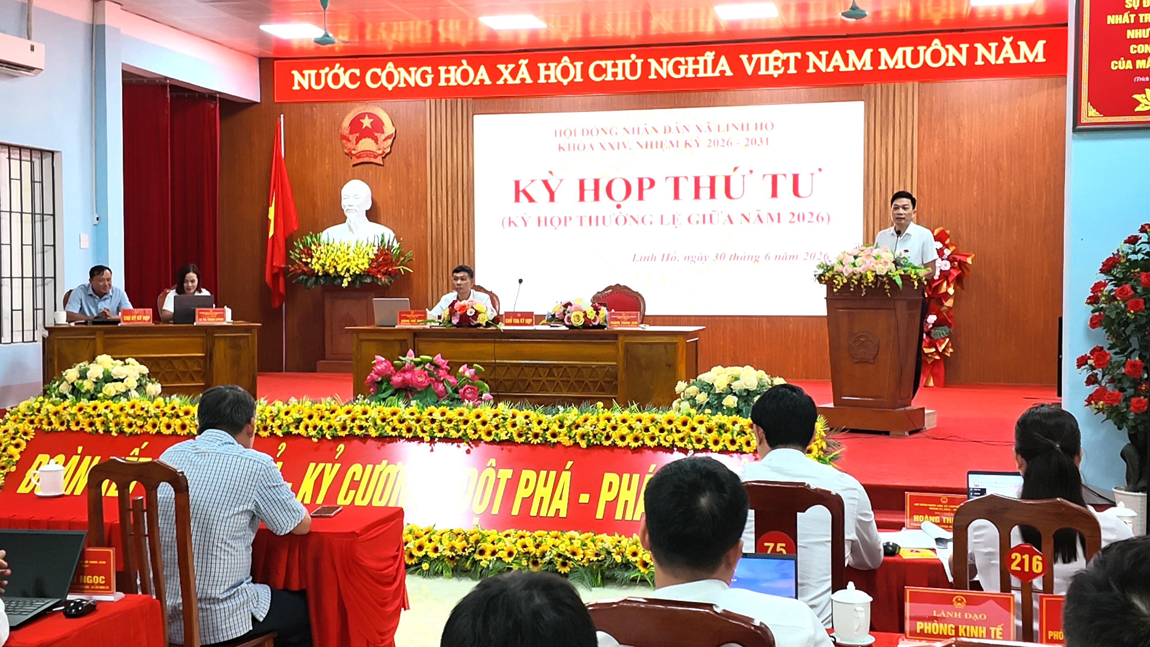 Kỳ họp 10.JPG