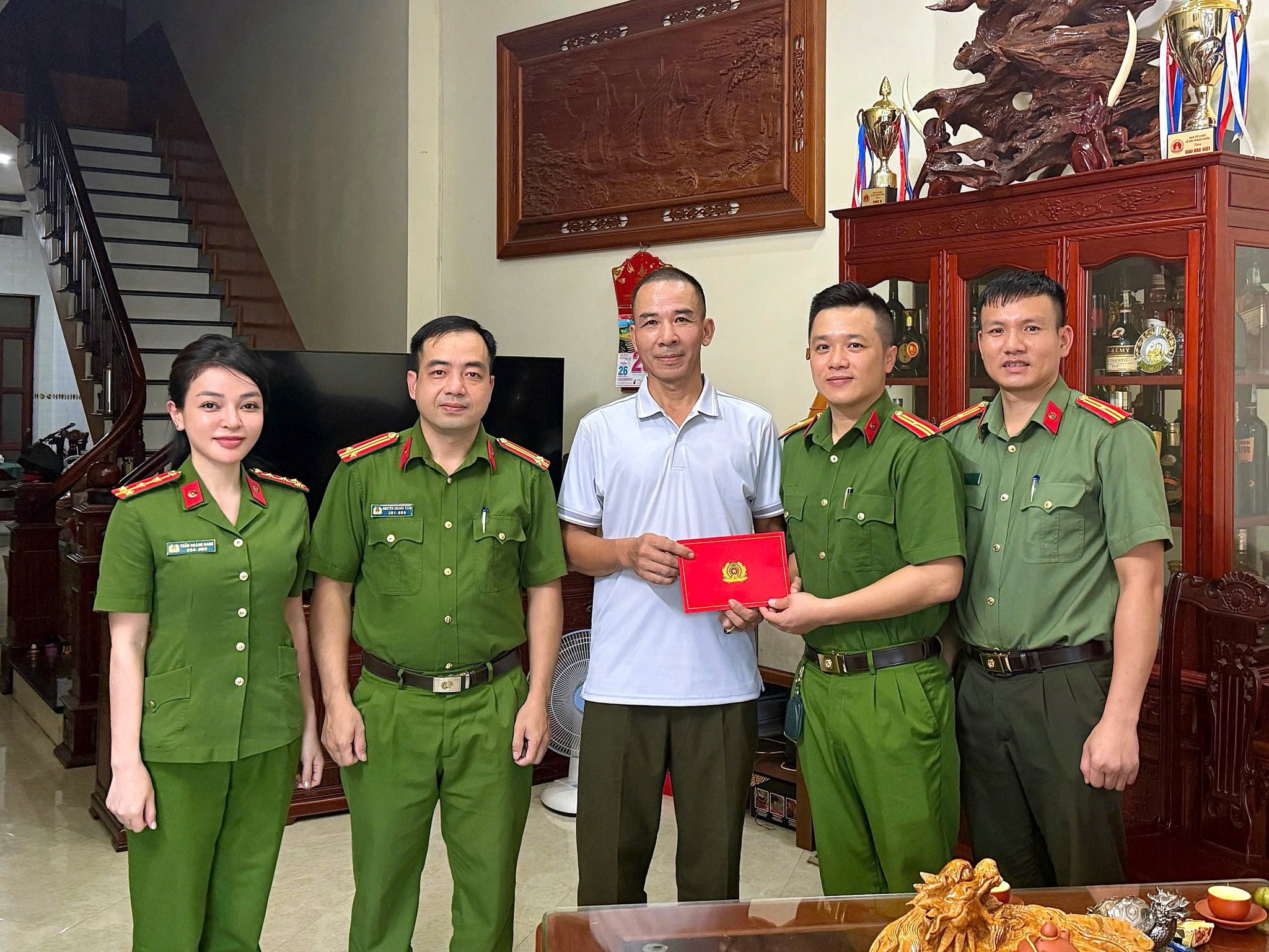 CÔNG AN PHƯỜNG AN TƯỜNG TIẾP NỐI TRUYỀN THỐNG “UỐNG NƯỚC NHỚ NGUỒN”, “ĐỀN ƠN ĐÁP NGHĨA”