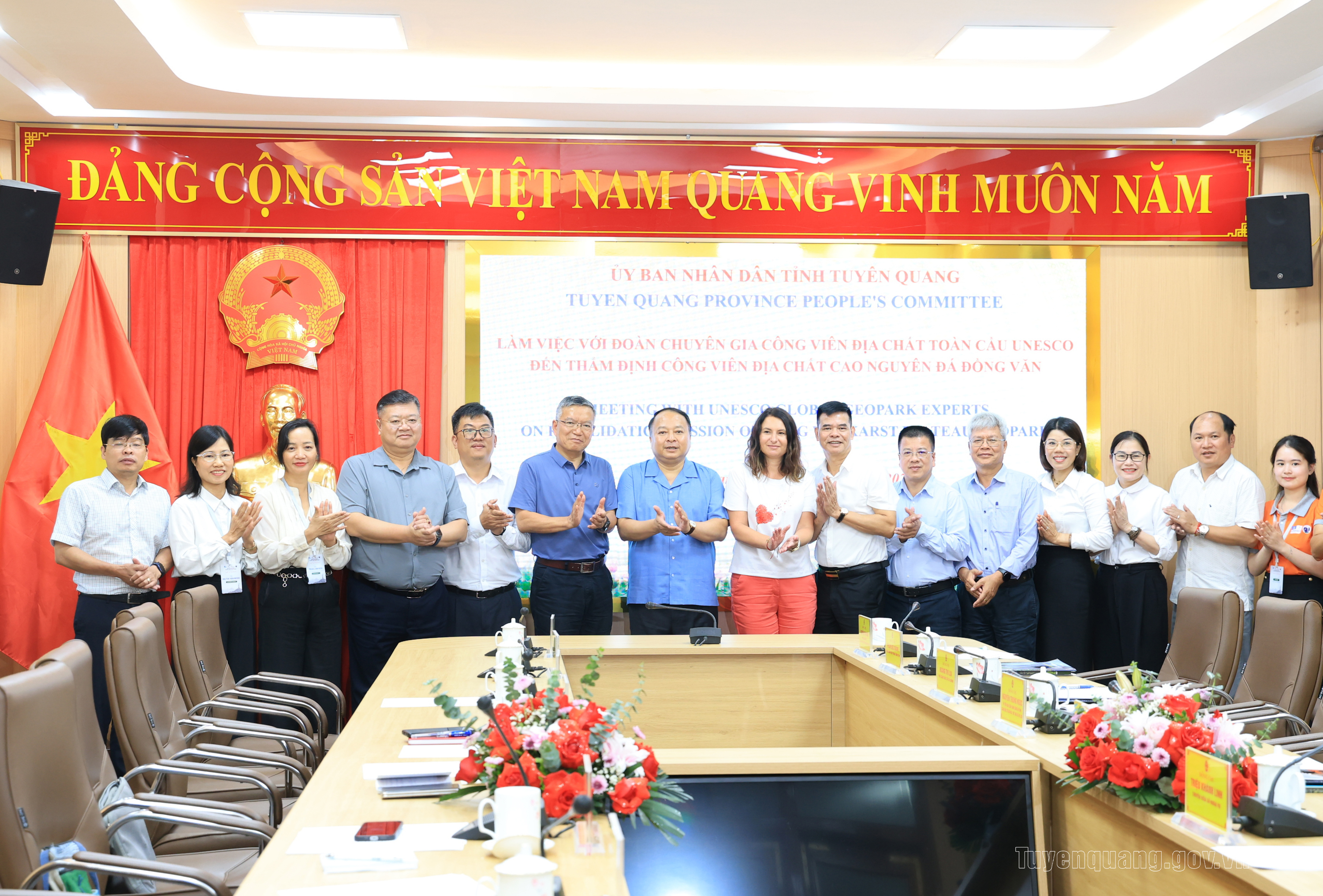 Chủ tịch UBND tỉnh Phan Huy Ngọc tiếp Đoàn chuyên gia của Mạng lưới Công viên địa chất toàn cầu UNESCO 