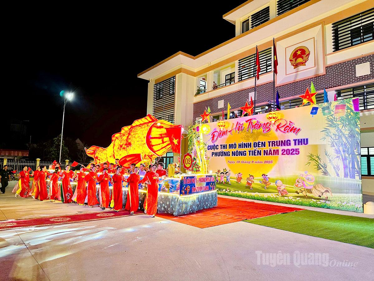 11 mô hình tham gia Cuộc thi mô hình đèn Trung thu phường Nông Tiến