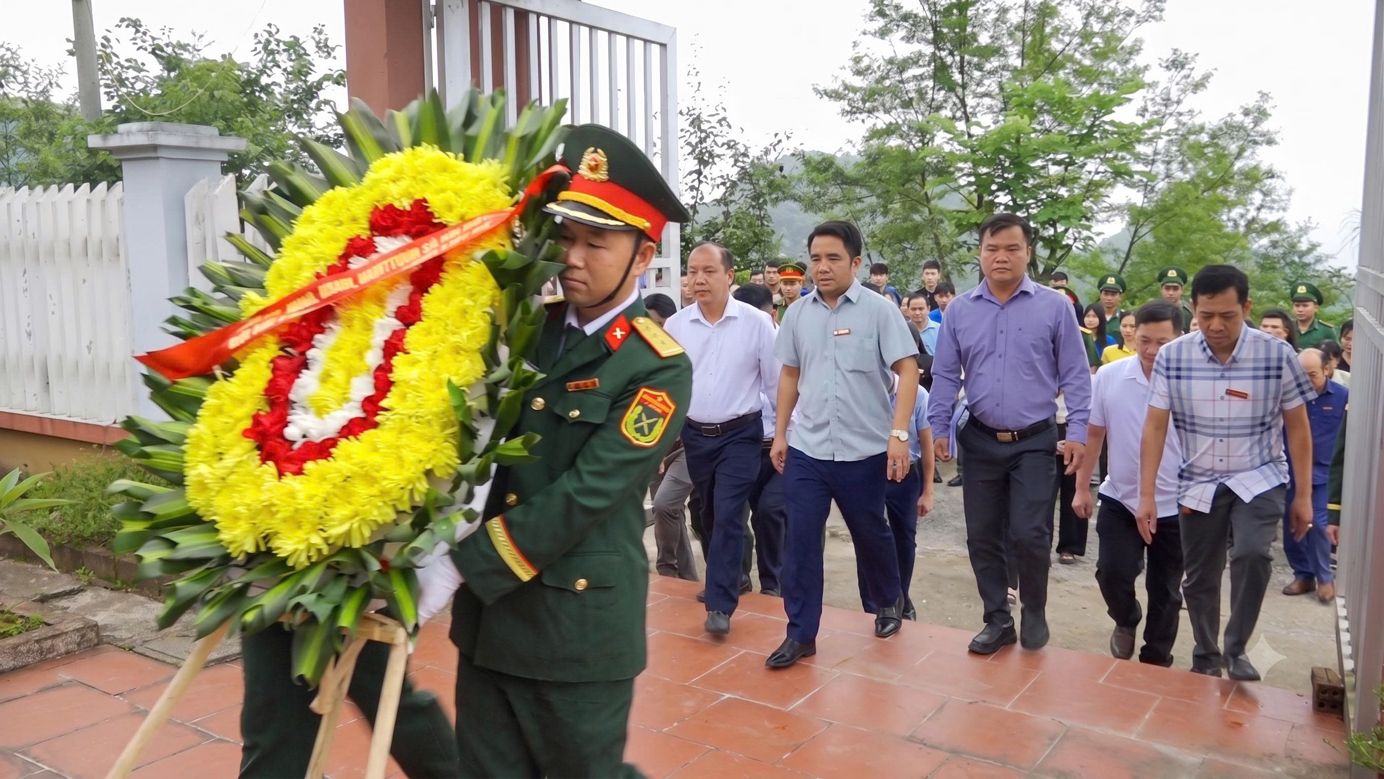 XÍN MẦN TỔ CHỨC LỄ DÂNG HƯƠNG, TƯỞNG NIỆM VÀ THẮP NẾN TRI ÂN CÁC ANH HÙNG LIỆT SĨ NHÂN KỶ NIỆM 79 NĂM NGÀY THƯƠNG BINH - LIỆT SĨ